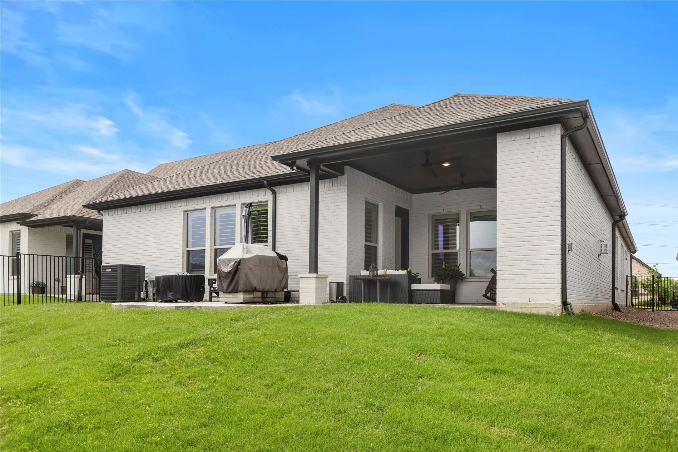 Single Family Residence For Sale in Rockwall County , 1628 Madrid Way, Rockwall, Texas 75087, 2 Bedroom, 2 Bathroom, 3 Garage spaces, 2,276 Sqft, built in 2022, mls#21298199, Real Estate Agent in Rockwall, Homes For Sale in Rockwall county, Homes For Sale in Rockwall, Realtor in Rockwall Texas, Real Estate Brokerage Independent Realty Texas, Luminita Cordes Realtor