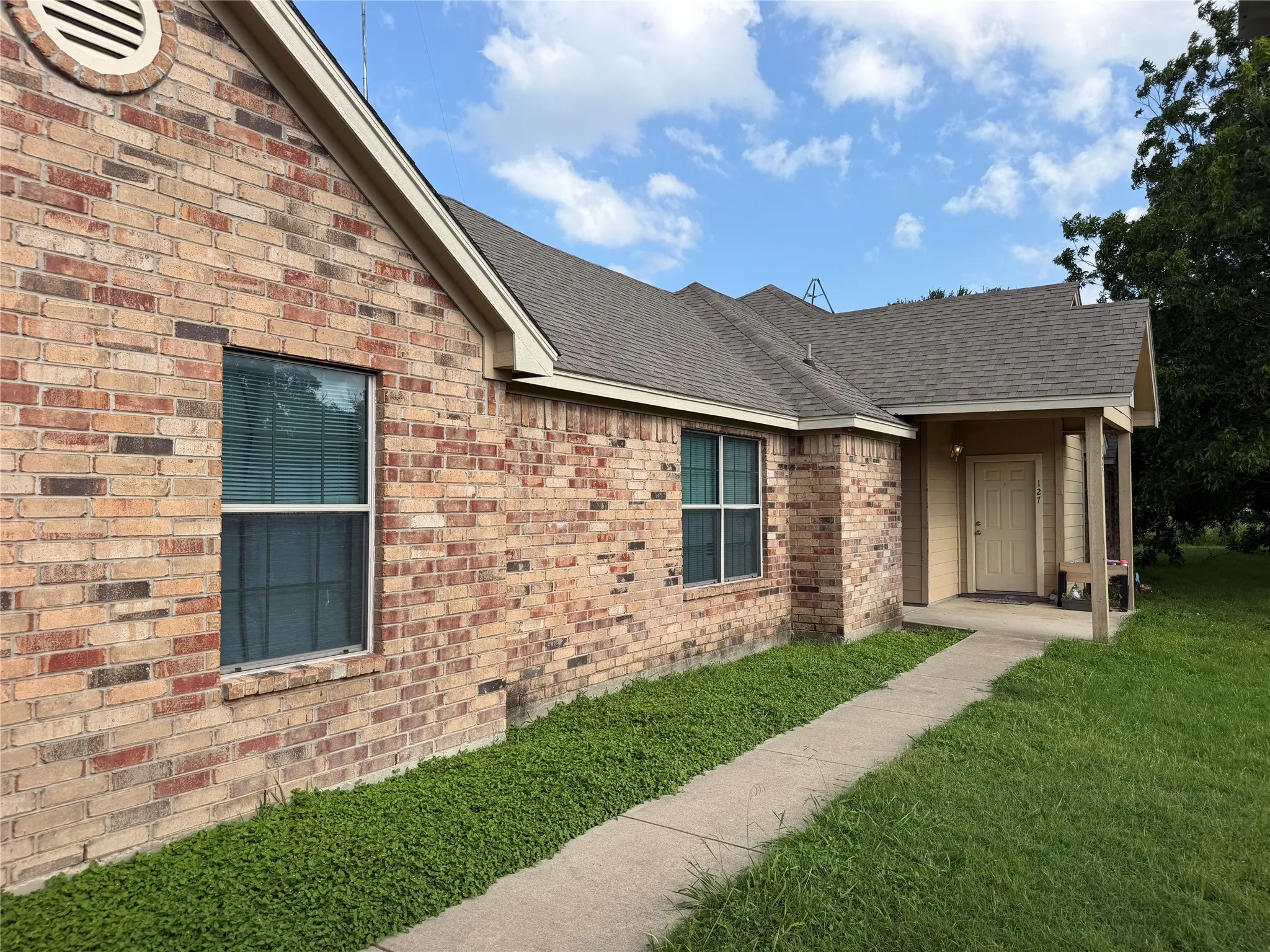 Quadruplex For Sale in Parker County , 121-127 Sunburst Court, Weatherford, Texas 76087, 12 Bedrooms, 8 Bathrooms, Garage spaces, 0 Sqft, built in 2009, Price $760,000, mls#21300246, Real Estate Agent in Weatherford, Homes For Sale in Parker county, Homes For Sale in Weatherford, Realtor in Weatherford Texas, Real Estate Brokerage Independent Realty Texas, Luminita Cordes Realtor