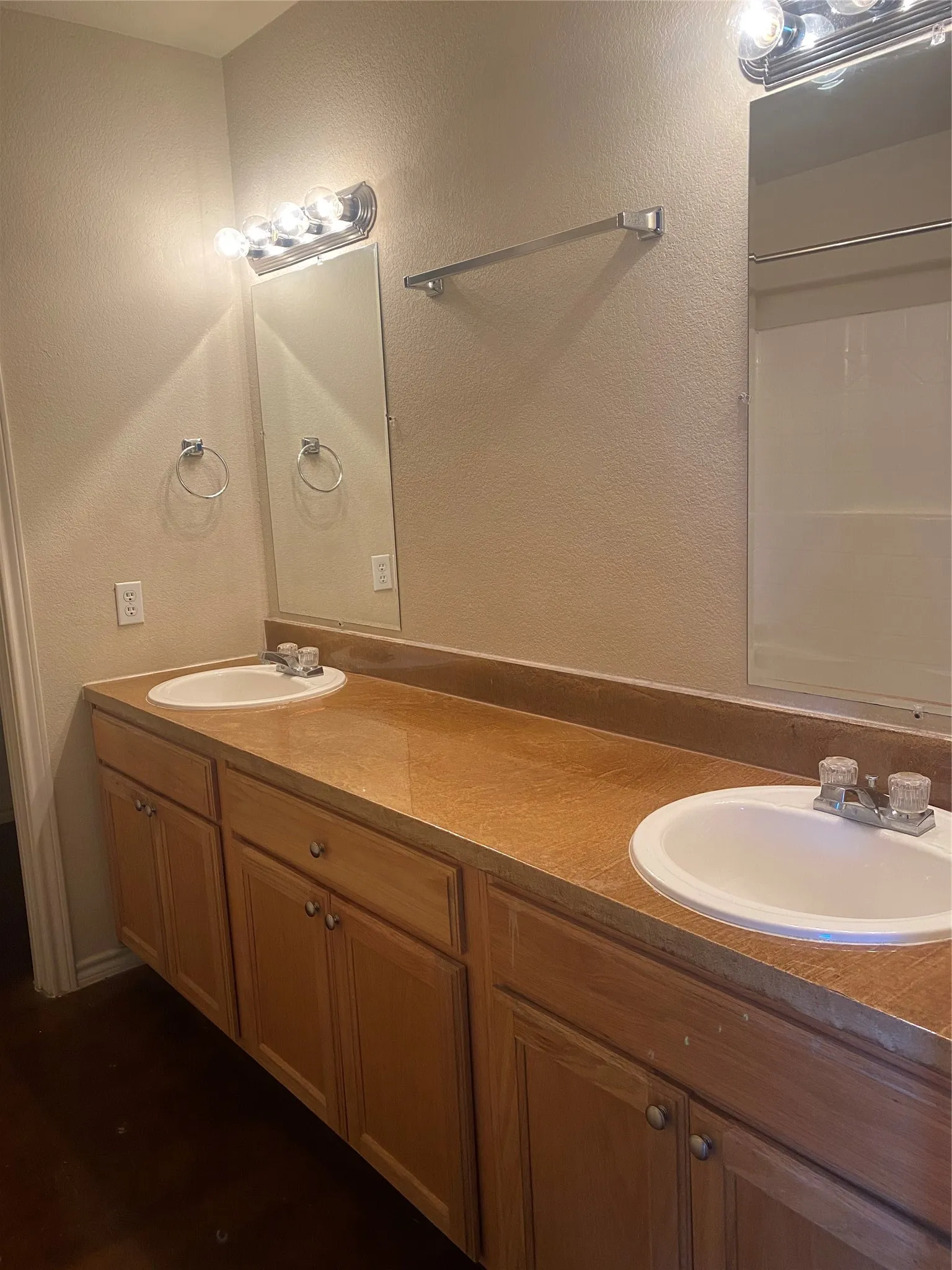 Quadruplex For Sale in Parker County , 121-127 Sunburst Court, Weatherford, Texas 76087, 12 Bedrooms, 8 Bathrooms, Garage spaces, 0 Sqft, built in 2009, Price $760,000, mls#21300246, Real Estate Agent in Weatherford, Homes For Sale in Parker county, Homes For Sale in Weatherford, Realtor in Weatherford Texas, Real Estate Brokerage Independent Realty Texas, Luminita Cordes Realtor