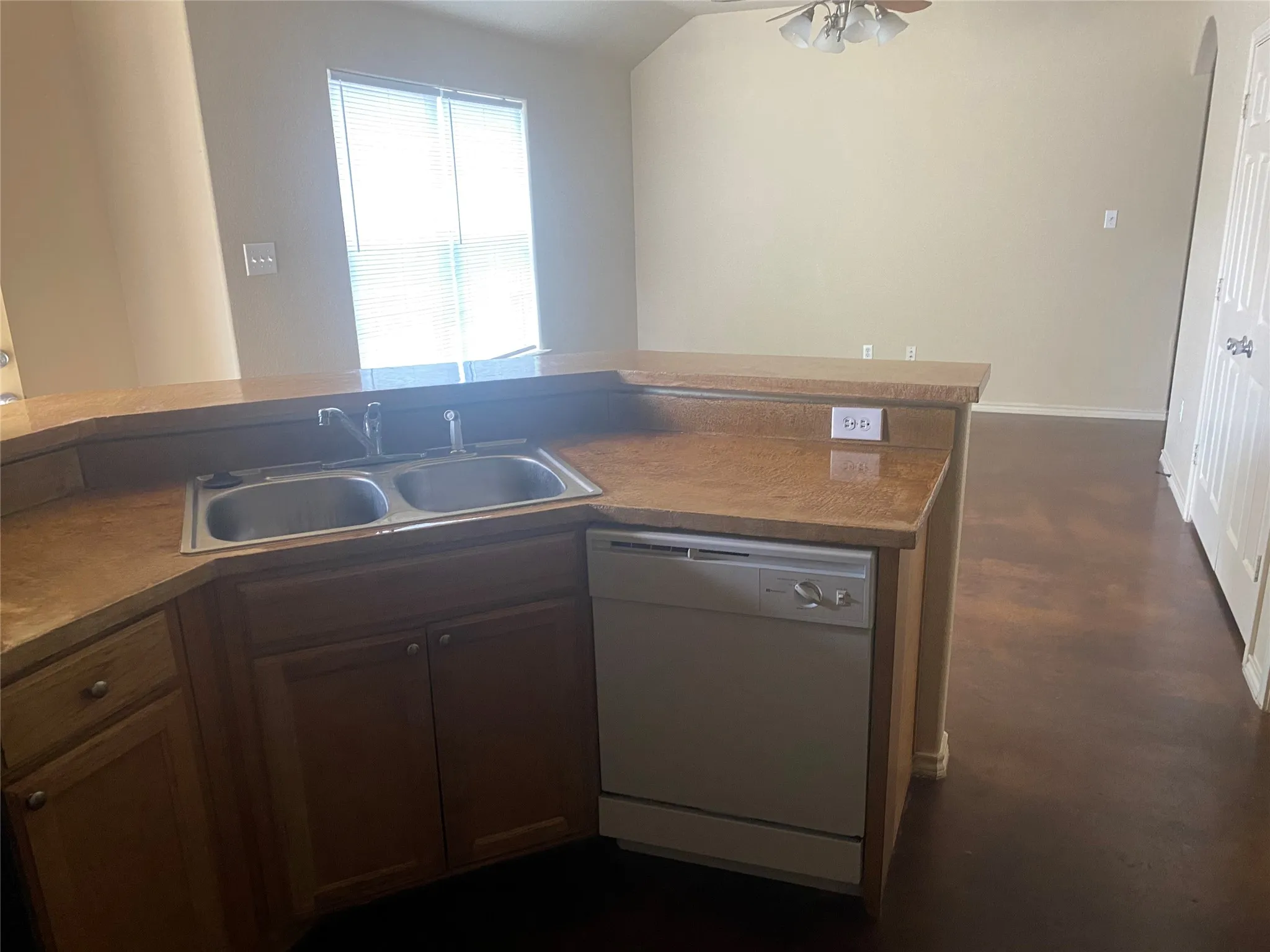 Quadruplex For Sale in Parker County , 121-127 Sunburst Court, Weatherford, Texas 76087, 12 Bedrooms, 8 Bathrooms, Garage spaces, 0 Sqft, built in 2009, Price $760,000, mls#21300246, Real Estate Agent in Weatherford, Homes For Sale in Parker county, Homes For Sale in Weatherford, Realtor in Weatherford Texas, Real Estate Brokerage Independent Realty Texas, Luminita Cordes Realtor