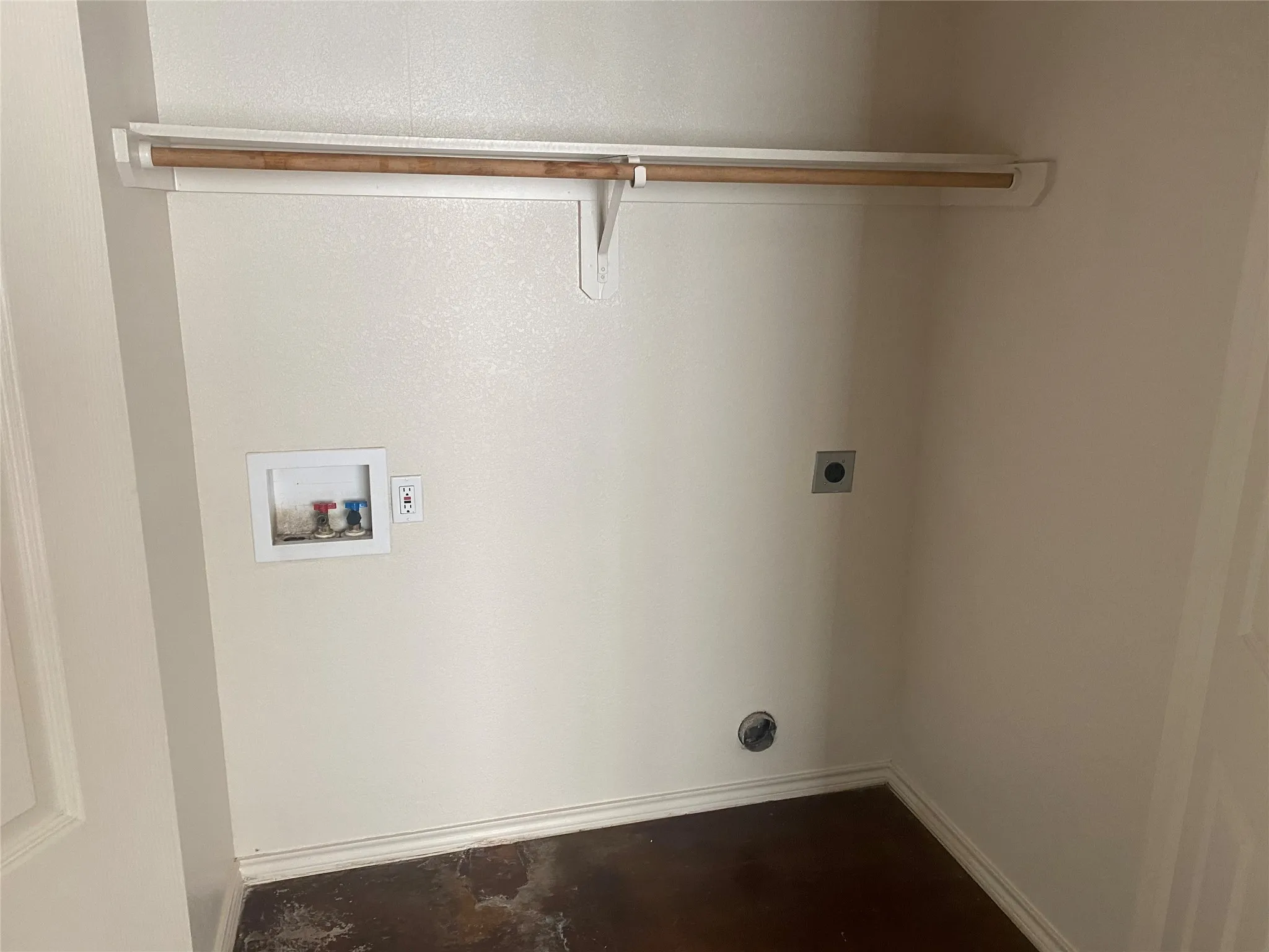 Quadruplex For Sale in Parker County , 121-127 Sunburst Court, Weatherford, Texas 76087, 12 Bedrooms, 8 Bathrooms, Garage spaces, 0 Sqft, built in 2009, Price $760,000, mls#21300246, Real Estate Agent in Weatherford, Homes For Sale in Parker county, Homes For Sale in Weatherford, Realtor in Weatherford Texas, Real Estate Brokerage Independent Realty Texas, Luminita Cordes Realtor