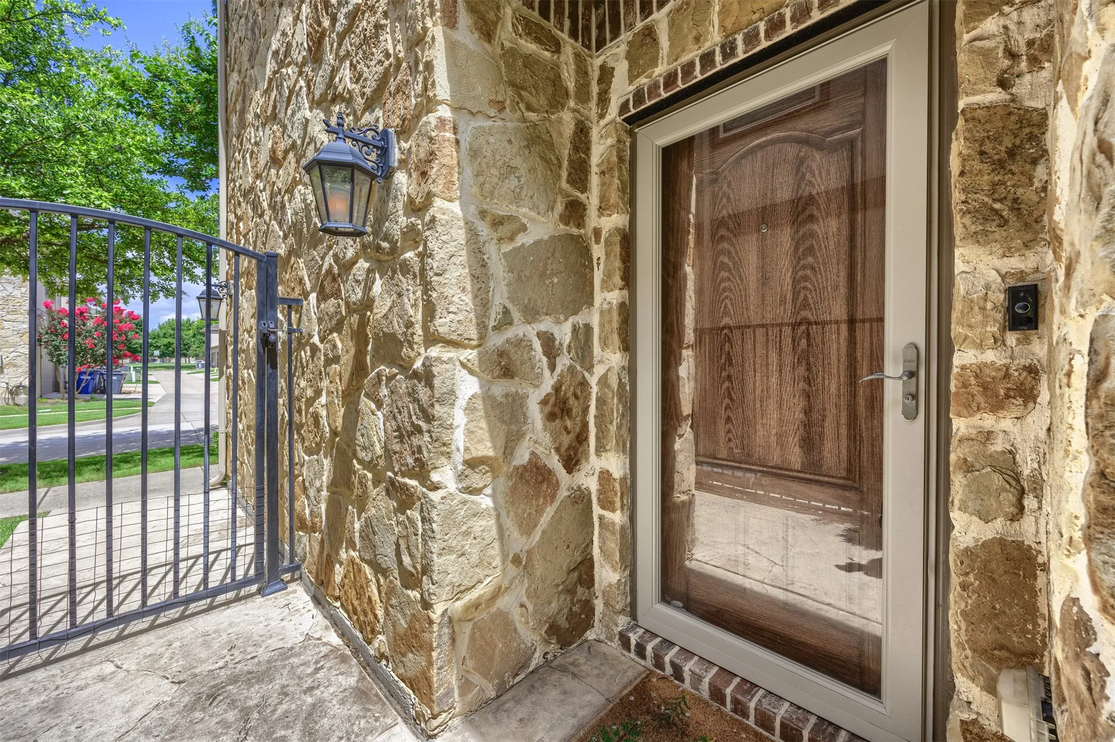 Townhouse For Sale in Collin County , 5621 Cojimar Drive, Mc Kinney, Texas 75070, 2 Bedroom, 3 Bathroom, 2 Garage spaces, 1,498 Sqft, built in 2013, Price $365,000, mls#21278196, Real Estate Agent in Mc Kinney, Homes For Sale in Collin county, Homes For Sale in Mc Kinney, Realtor in Mc Kinney Texas, Real Estate Brokerage Independent Realty Texas, Luminita Cordes Realtor