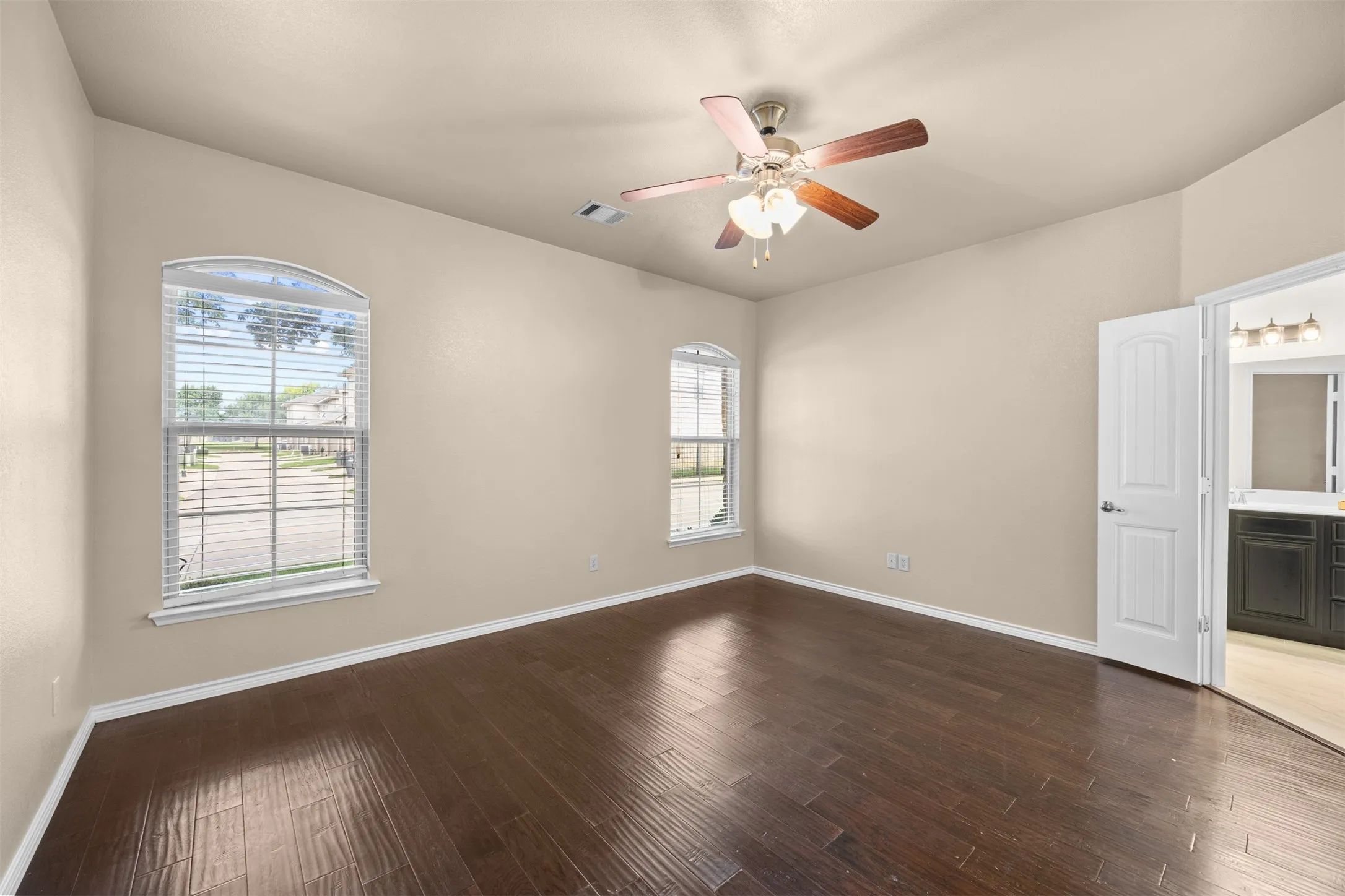 Townhouse For Sale in Collin County , 5621 Cojimar Drive, Mc Kinney, Texas 75070, 2 Bedroom, 3 Bathroom, 2 Garage spaces, 1,498 Sqft, built in 2013, Price $365,000, mls#21278196, Real Estate Agent in Mc Kinney, Homes For Sale in Collin county, Homes For Sale in Mc Kinney, Realtor in Mc Kinney Texas, Real Estate Brokerage Independent Realty Texas, Luminita Cordes Realtor