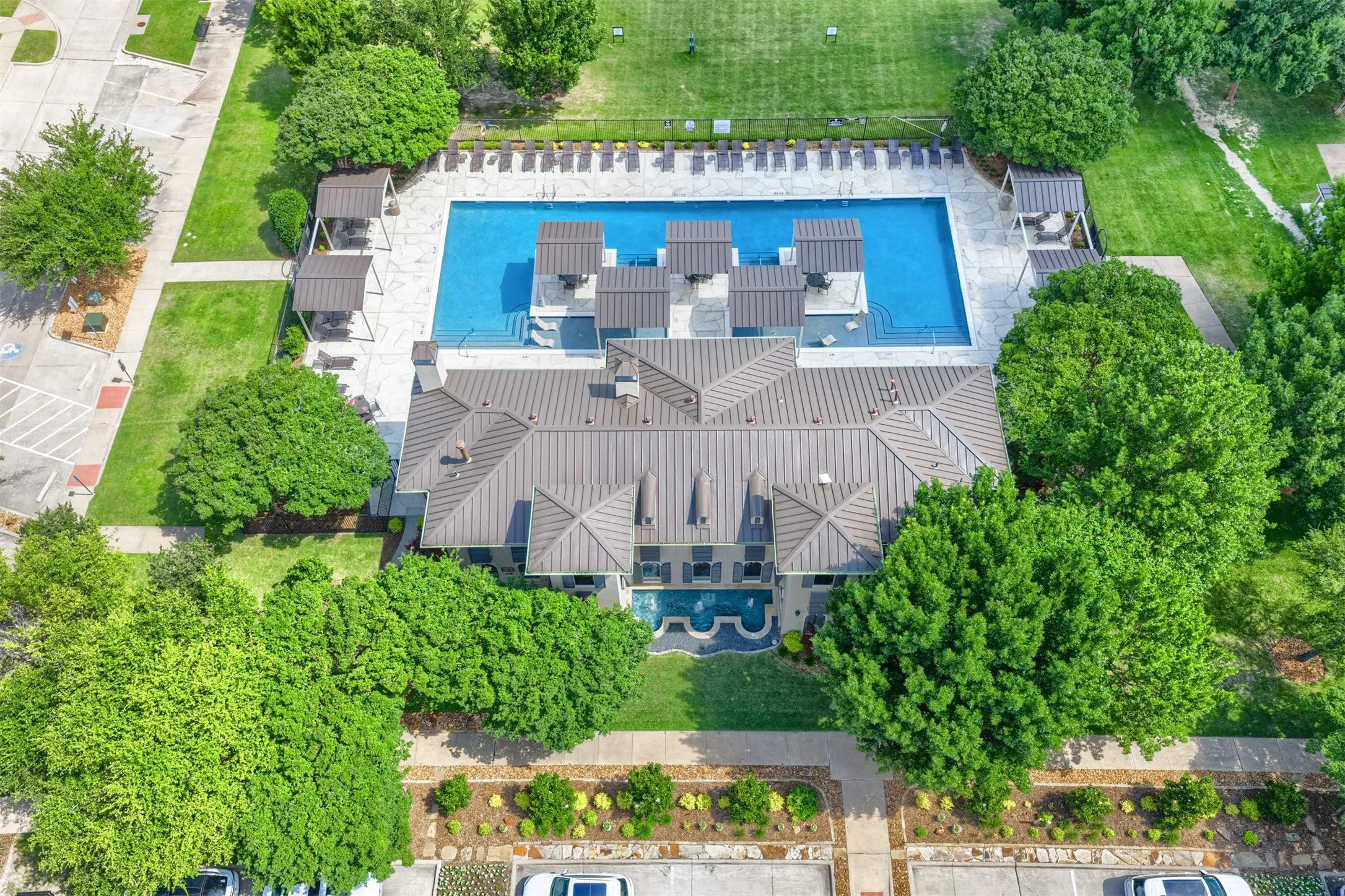Townhouse For Sale in Collin County , 5621 Cojimar Drive, Mc Kinney, Texas 75070, 2 Bedroom, 3 Bathroom, 2 Garage spaces, 1,498 Sqft, built in 2013, Price $365,000, mls#21278196, Real Estate Agent in Mc Kinney, Homes For Sale in Collin county, Homes For Sale in Mc Kinney, Realtor in Mc Kinney Texas, Real Estate Brokerage Independent Realty Texas, Luminita Cordes Realtor