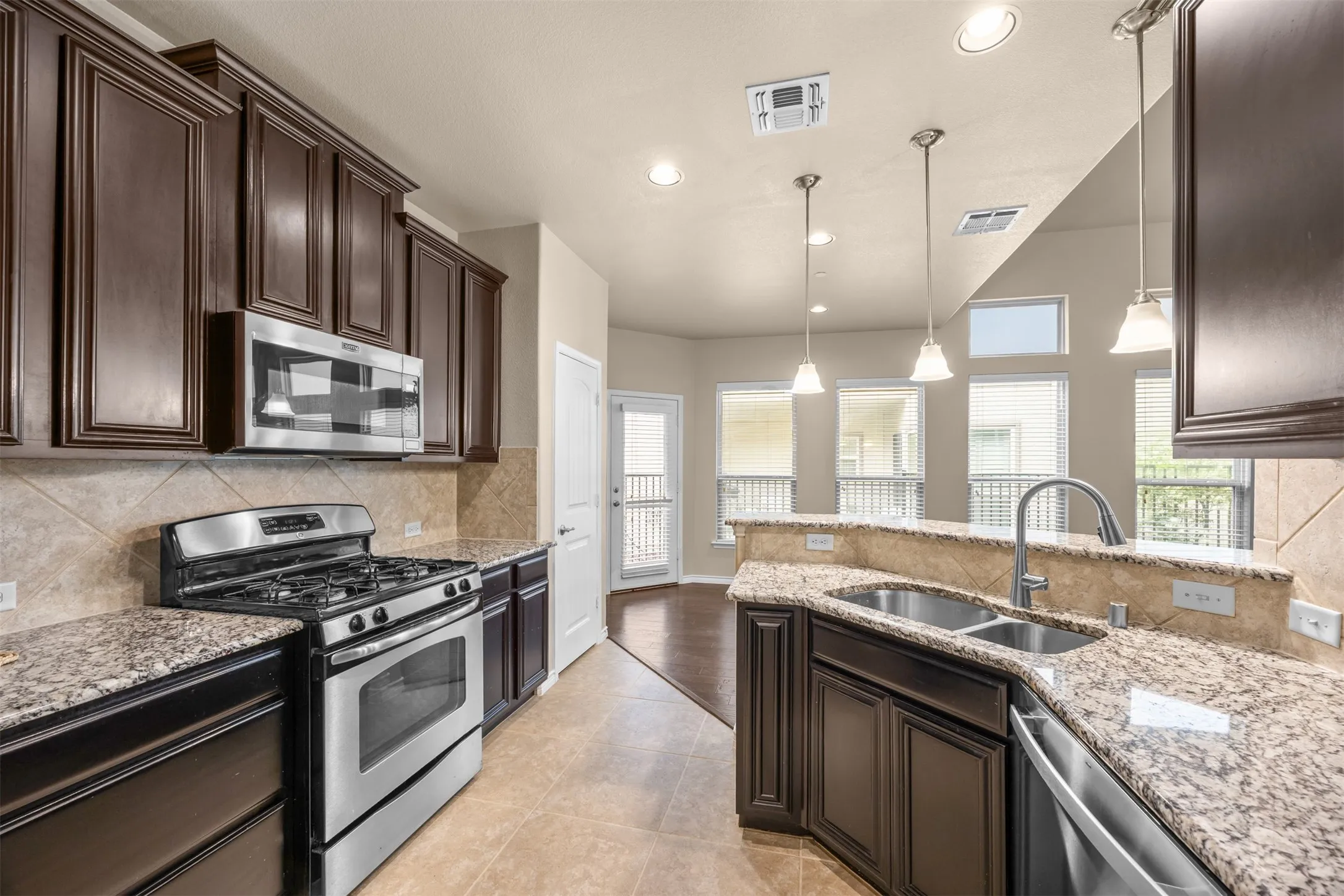 Townhouse For Sale in Collin County , 5621 Cojimar Drive, Mc Kinney, Texas 75070, 2 Bedroom, 3 Bathroom, 2 Garage spaces, 1,498 Sqft, built in 2013, Price $365,000, mls#21278196, Real Estate Agent in Mc Kinney, Homes For Sale in Collin county, Homes For Sale in Mc Kinney, Realtor in Mc Kinney Texas, Real Estate Brokerage Independent Realty Texas, Luminita Cordes Realtor