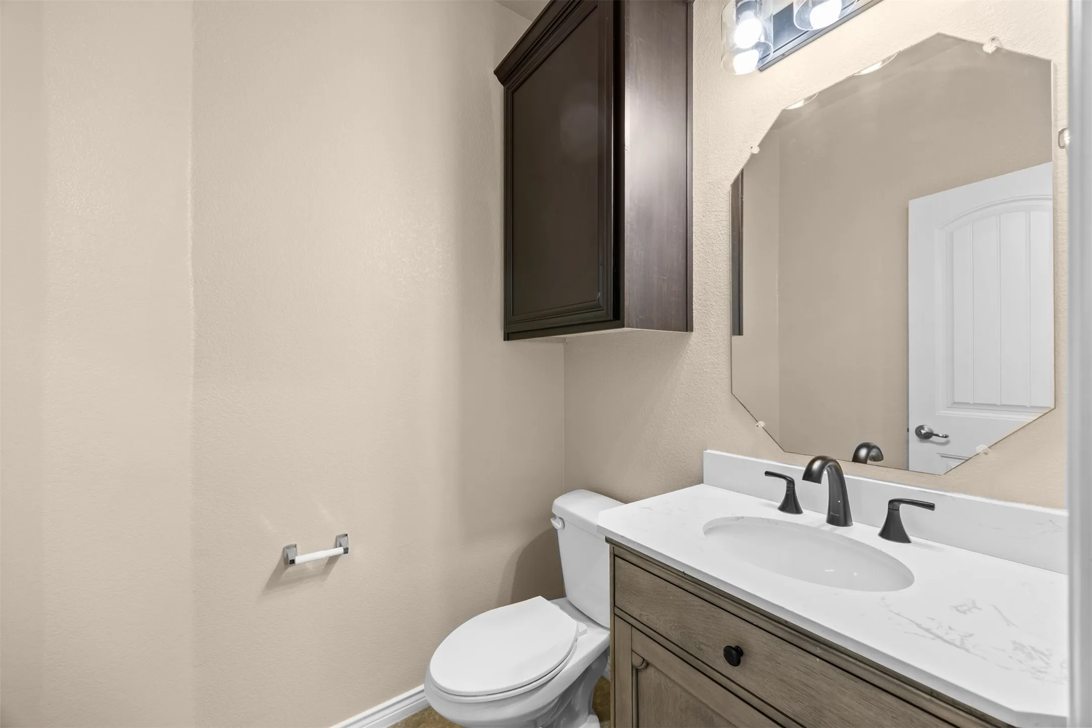 Townhouse For Sale in Collin County , 5621 Cojimar Drive, Mc Kinney, Texas 75070, 2 Bedroom, 3 Bathroom, 2 Garage spaces, 1,498 Sqft, built in 2013, Price $365,000, mls#21278196, Real Estate Agent in Mc Kinney, Homes For Sale in Collin county, Homes For Sale in Mc Kinney, Realtor in Mc Kinney Texas, Real Estate Brokerage Independent Realty Texas, Luminita Cordes Realtor