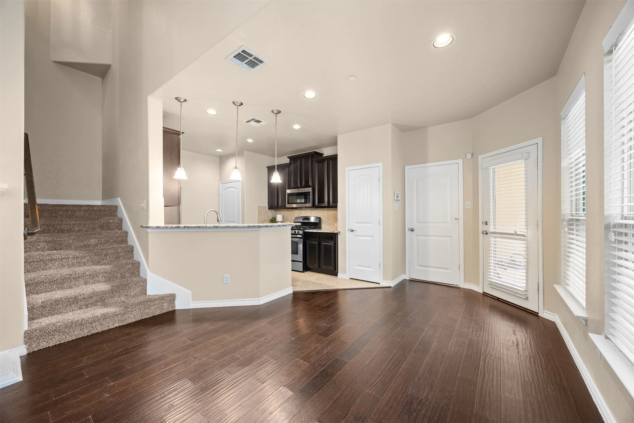 Townhouse For Sale in Collin County , 5621 Cojimar Drive, Mc Kinney, Texas 75070, 2 Bedroom, 3 Bathroom, 2 Garage spaces, 1,498 Sqft, built in 2013, Price $365,000, mls#21278196, Real Estate Agent in Mc Kinney, Homes For Sale in Collin county, Homes For Sale in Mc Kinney, Realtor in Mc Kinney Texas, Real Estate Brokerage Independent Realty Texas, Luminita Cordes Realtor