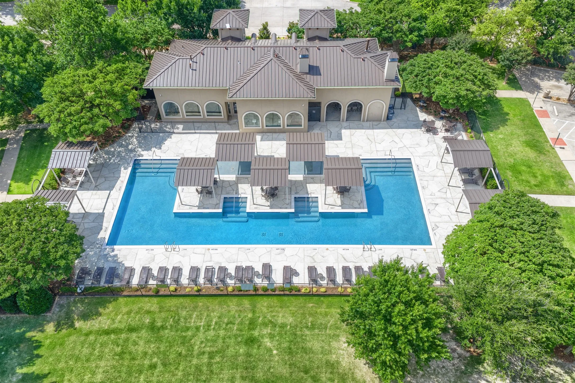 Townhouse For Sale in Collin County , 5621 Cojimar Drive, Mc Kinney, Texas 75070, 2 Bedroom, 3 Bathroom, 2 Garage spaces, 1,498 Sqft, built in 2013, Price $365,000, mls#21278196, Real Estate Agent in Mc Kinney, Homes For Sale in Collin county, Homes For Sale in Mc Kinney, Realtor in Mc Kinney Texas, Real Estate Brokerage Independent Realty Texas, Luminita Cordes Realtor