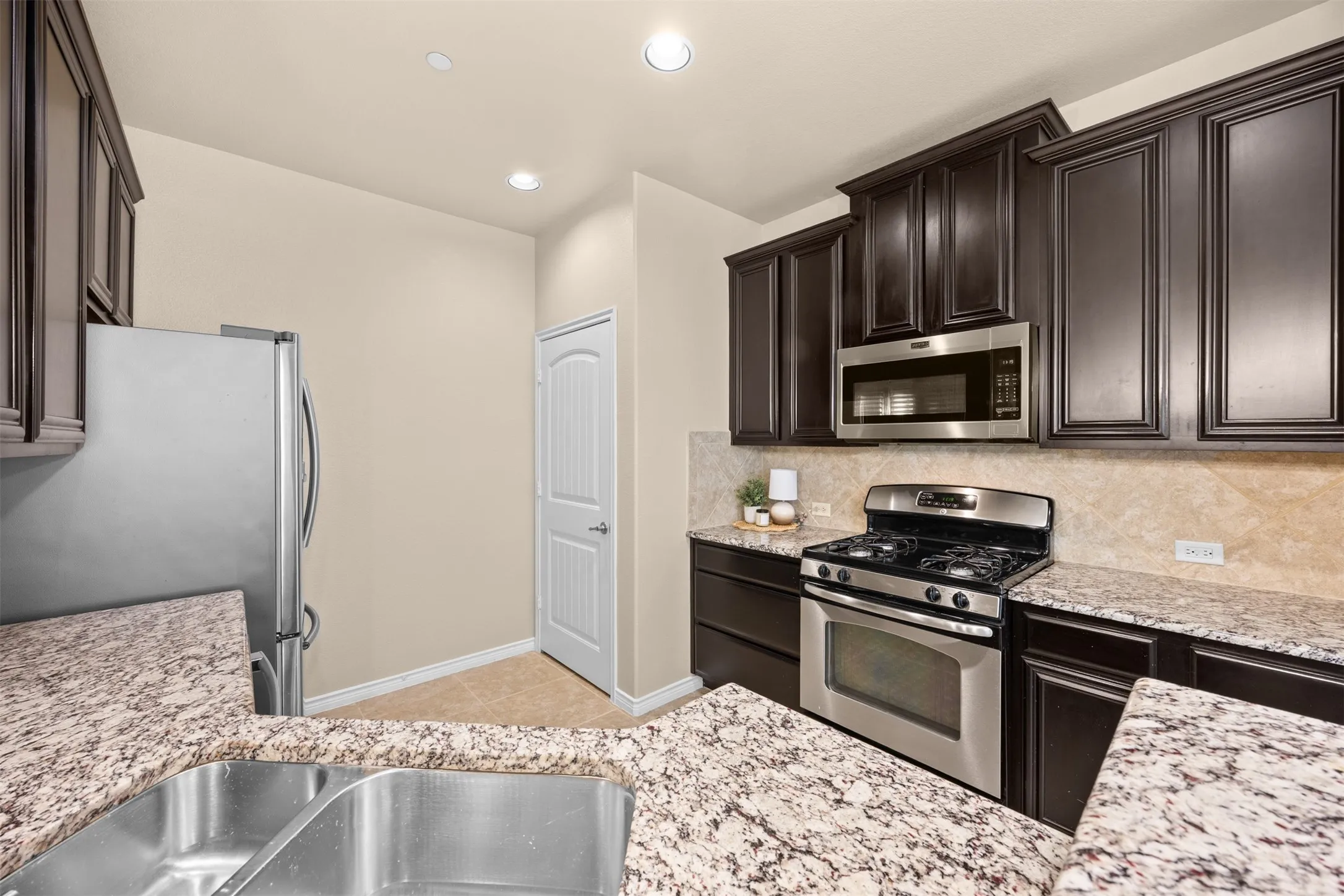 Townhouse For Sale in Collin County , 5621 Cojimar Drive, Mc Kinney, Texas 75070, 2 Bedroom, 3 Bathroom, 2 Garage spaces, 1,498 Sqft, built in 2013, Price $365,000, mls#21278196, Real Estate Agent in Mc Kinney, Homes For Sale in Collin county, Homes For Sale in Mc Kinney, Realtor in Mc Kinney Texas, Real Estate Brokerage Independent Realty Texas, Luminita Cordes Realtor