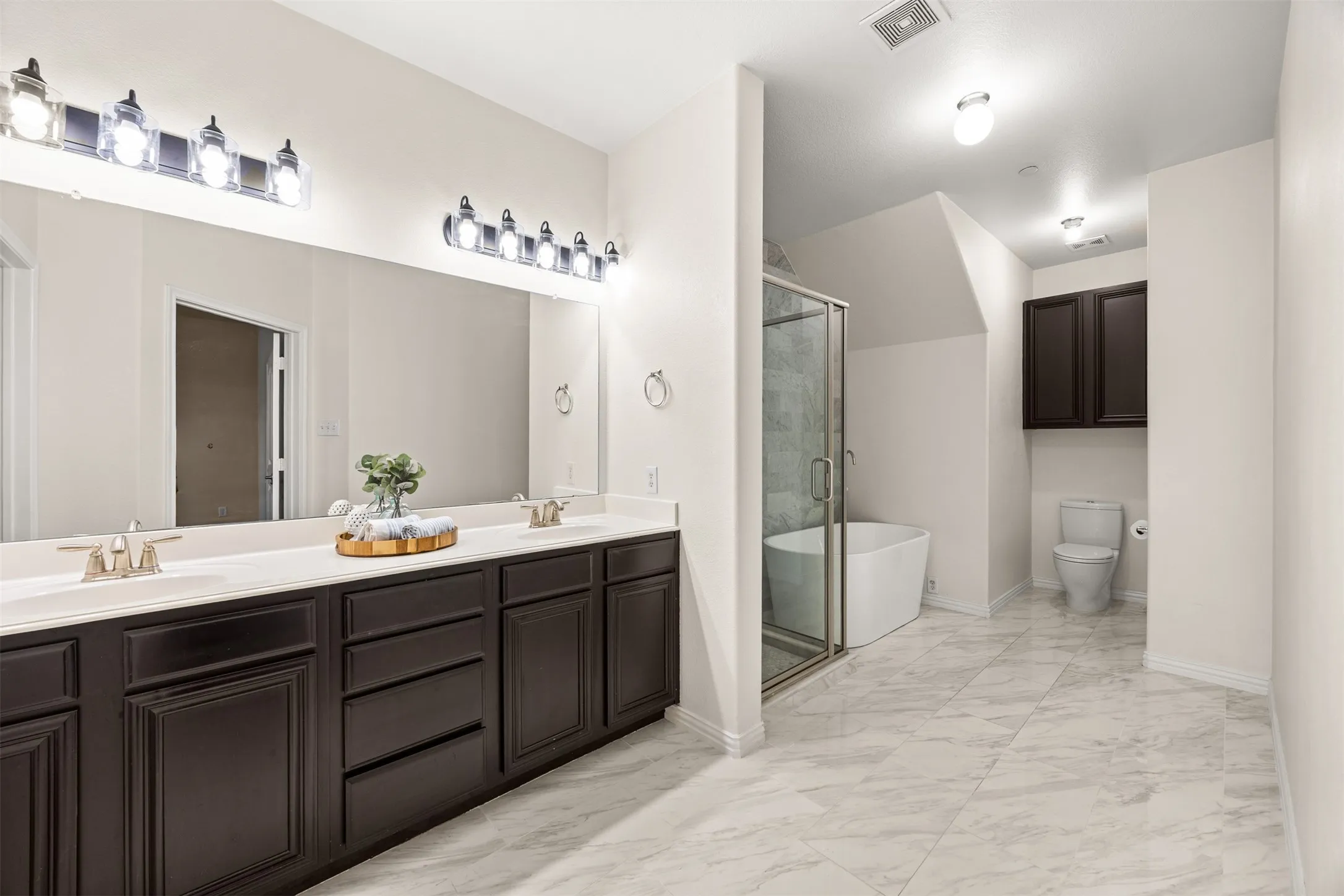 Townhouse For Sale in Collin County , 5621 Cojimar Drive, Mc Kinney, Texas 75070, 2 Bedroom, 3 Bathroom, 2 Garage spaces, 1,498 Sqft, built in 2013, Price $365,000, mls#21278196, Real Estate Agent in Mc Kinney, Homes For Sale in Collin county, Homes For Sale in Mc Kinney, Realtor in Mc Kinney Texas, Real Estate Brokerage Independent Realty Texas, Luminita Cordes Realtor