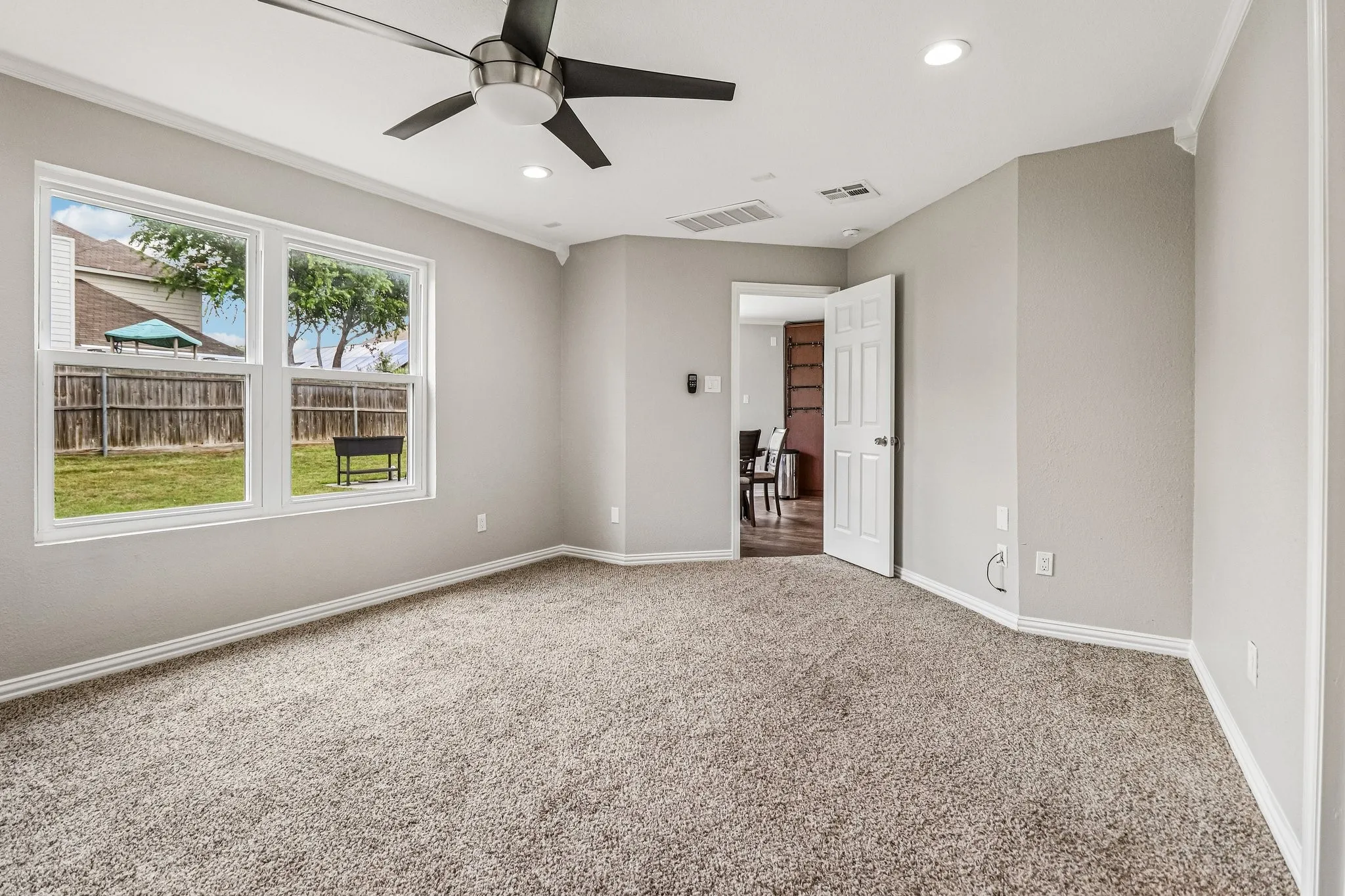 Single Family Residence For Sale in Tarrant County , 704 Partridge Drive, Saginaw, Texas 76131, 5 Bedroom, 4 Bathroom, 3 Garage spaces, 2,766 Sqft, built in 2006, mls#21299497, Real Estate Agent in Saginaw, Homes For Sale in Tarrant county, Homes For Sale in Saginaw, Realtor in Saginaw Texas, Real Estate Brokerage Independent Realty Texas, Luminita Cordes Realtor