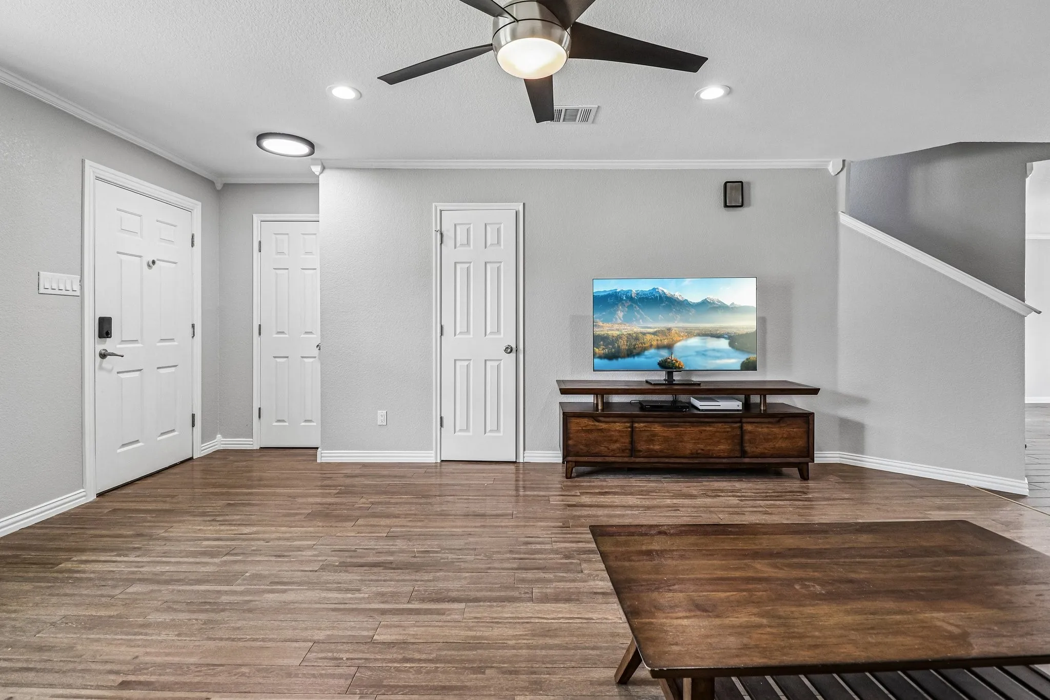 Single Family Residence For Sale in Tarrant County , 704 Partridge Drive, Saginaw, Texas 76131, 5 Bedroom, 4 Bathroom, 3 Garage spaces, 2,766 Sqft, built in 2006, mls#21299497, Real Estate Agent in Saginaw, Homes For Sale in Tarrant county, Homes For Sale in Saginaw, Realtor in Saginaw Texas, Real Estate Brokerage Independent Realty Texas, Luminita Cordes Realtor