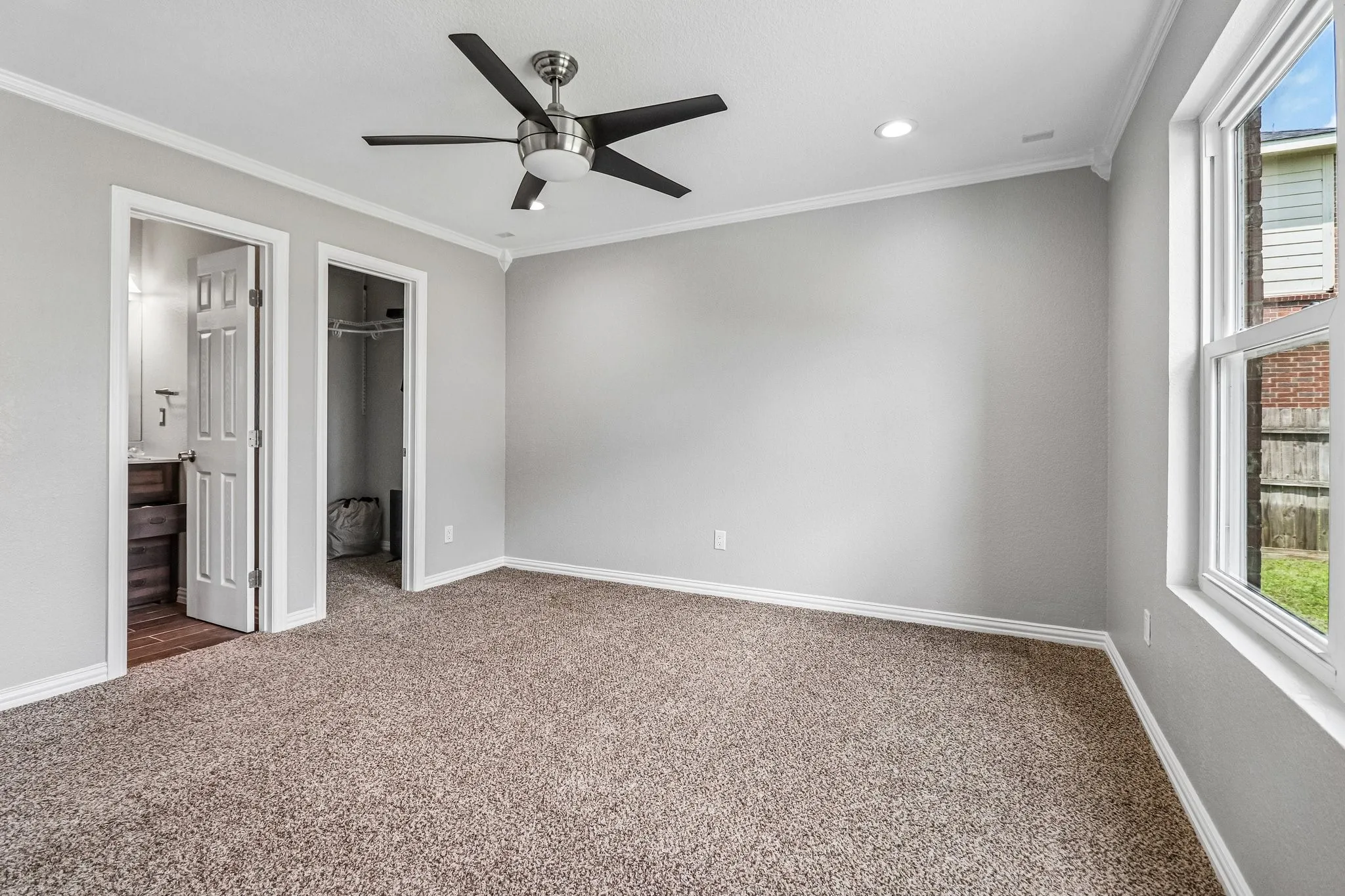 Single Family Residence For Sale in Tarrant County , 704 Partridge Drive, Saginaw, Texas 76131, 5 Bedroom, 4 Bathroom, 3 Garage spaces, 2,766 Sqft, built in 2006, mls#21299497, Real Estate Agent in Saginaw, Homes For Sale in Tarrant county, Homes For Sale in Saginaw, Realtor in Saginaw Texas, Real Estate Brokerage Independent Realty Texas, Luminita Cordes Realtor