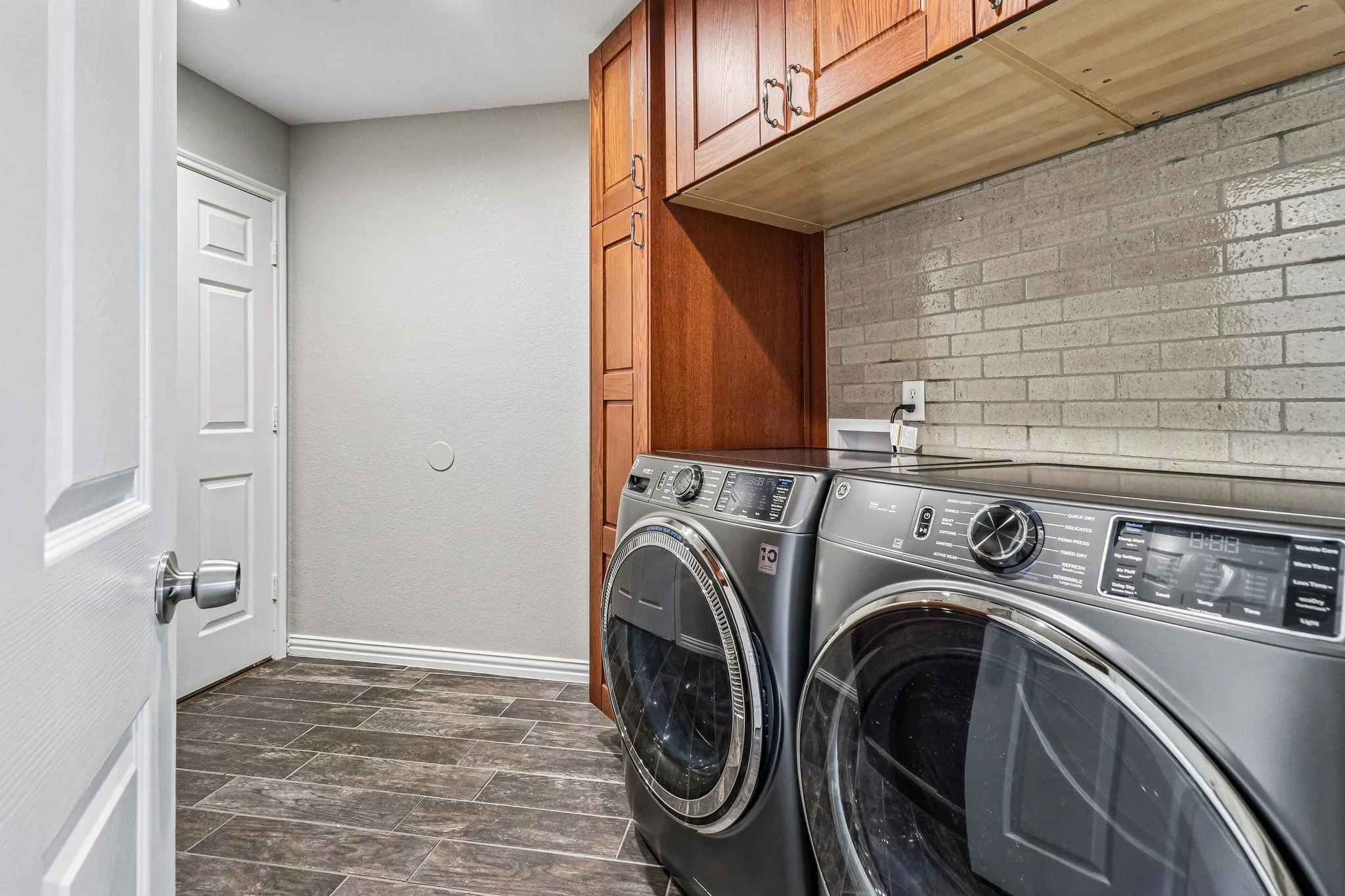 Single Family Residence For Sale in Tarrant County , 704 Partridge Drive, Saginaw, Texas 76131, 5 Bedroom, 4 Bathroom, 3 Garage spaces, 2,766 Sqft, built in 2006, mls#21299497, Real Estate Agent in Saginaw, Homes For Sale in Tarrant county, Homes For Sale in Saginaw, Realtor in Saginaw Texas, Real Estate Brokerage Independent Realty Texas, Luminita Cordes Realtor