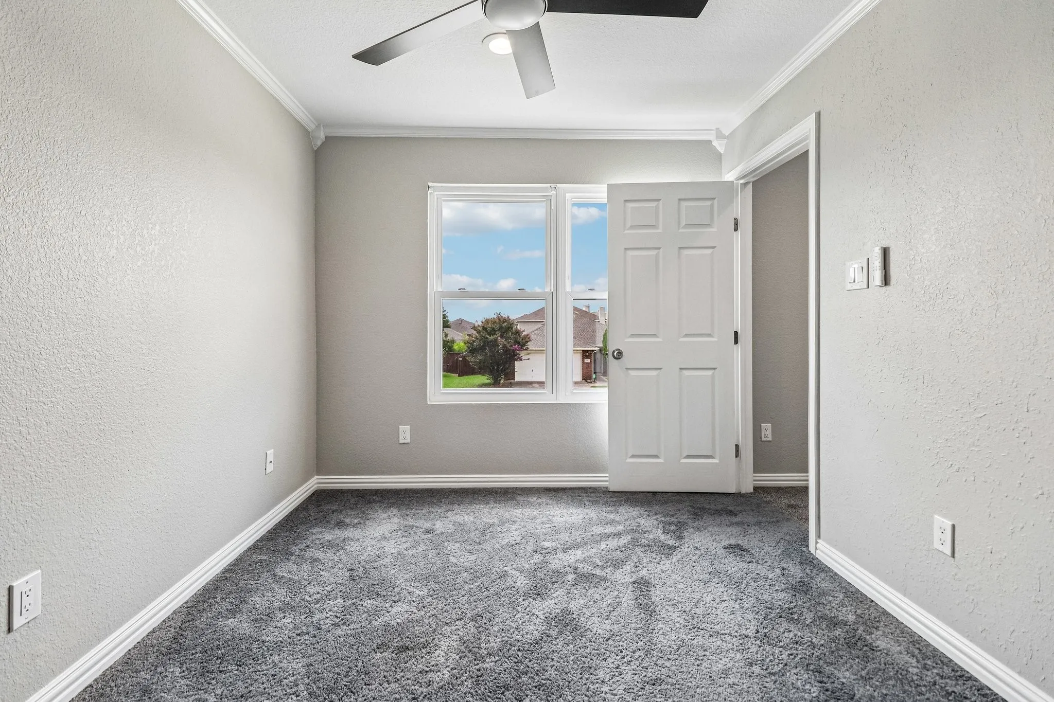 Single Family Residence For Sale in Tarrant County , 704 Partridge Drive, Saginaw, Texas 76131, 5 Bedroom, 4 Bathroom, 3 Garage spaces, 2,766 Sqft, built in 2006, mls#21299497, Real Estate Agent in Saginaw, Homes For Sale in Tarrant county, Homes For Sale in Saginaw, Realtor in Saginaw Texas, Real Estate Brokerage Independent Realty Texas, Luminita Cordes Realtor