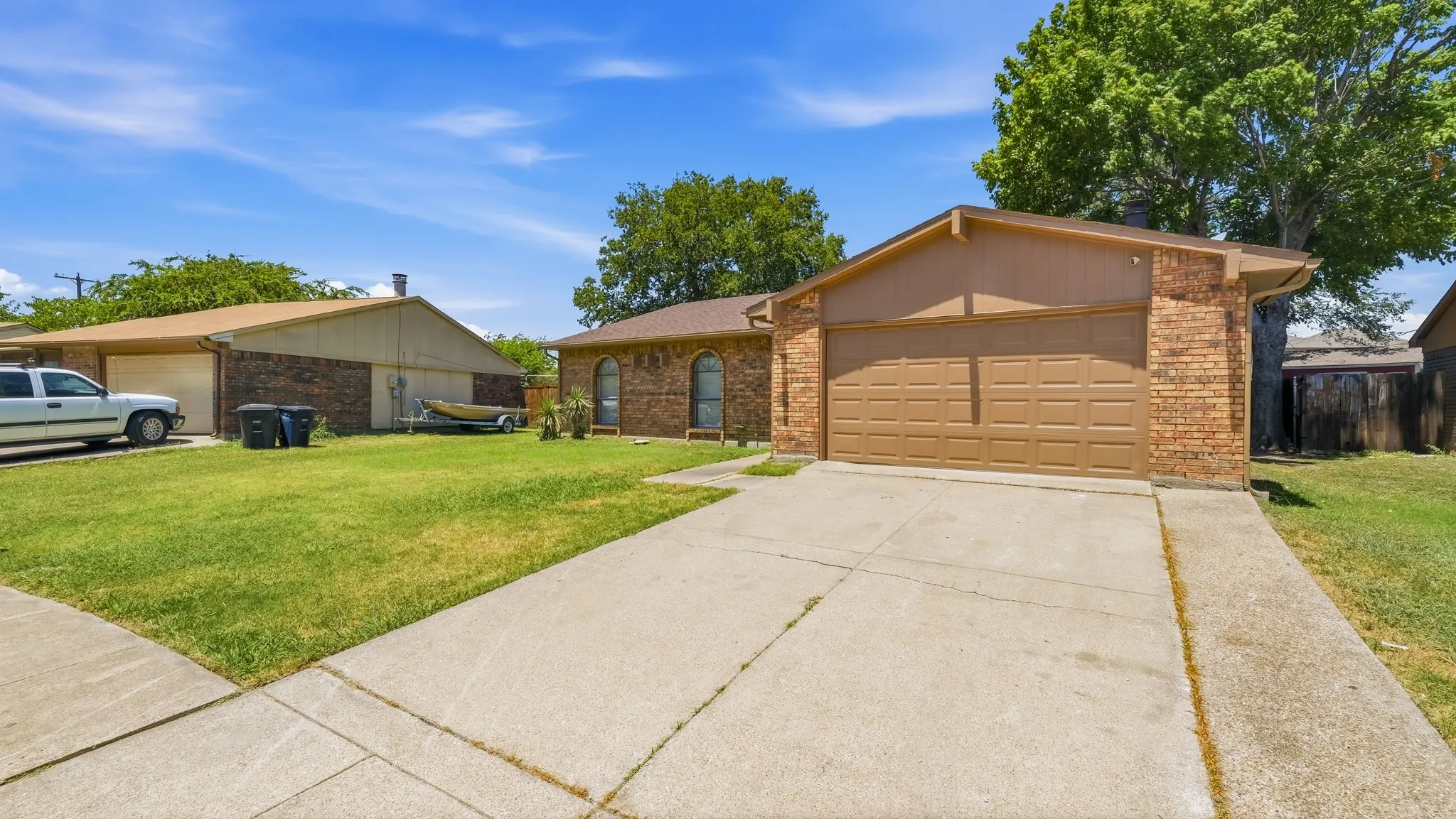 Single Family Residence For Sale in Tarrant County , 5821 Maiden Lane, Fort Worth, Texas 76131, 3 Bedroom, 2 Bathroom, 2 Garage spaces, 1,430 Sqft, built in 1979, mls#21300248, Real Estate Agent in Fort Worth, Homes For Sale in Tarrant county, Homes For Sale in Fort Worth, Realtor in Fort Worth Texas, Real Estate Brokerage Independent Realty Texas, Luminita Cordes Realtor