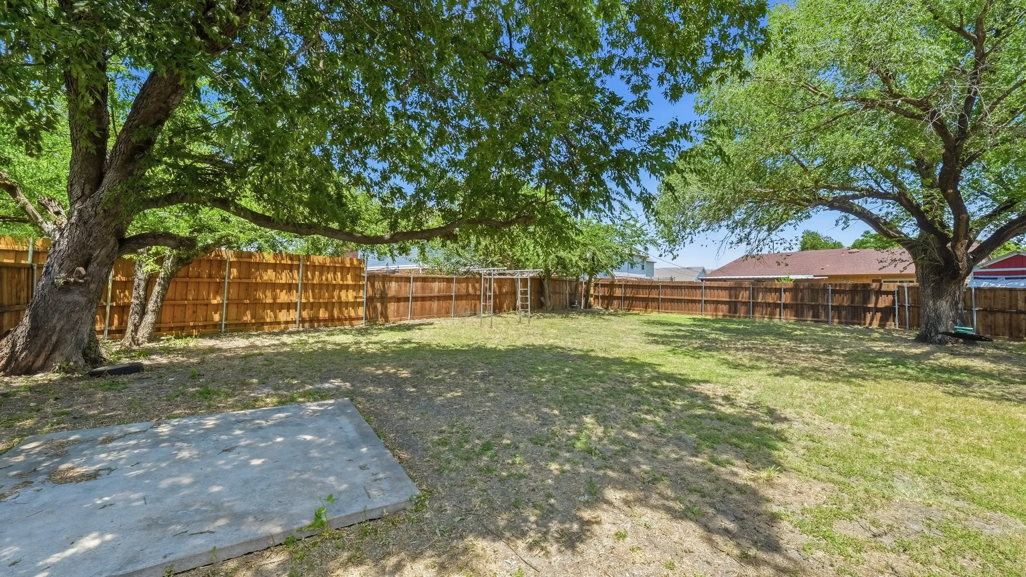 Single Family Residence For Sale in Tarrant County , 5821 Maiden Lane, Fort Worth, Texas 76131, 3 Bedroom, 2 Bathroom, 2 Garage spaces, 1,430 Sqft, built in 1979, mls#21300248, Real Estate Agent in Fort Worth, Homes For Sale in Tarrant county, Homes For Sale in Fort Worth, Realtor in Fort Worth Texas, Real Estate Brokerage Independent Realty Texas, Luminita Cordes Realtor