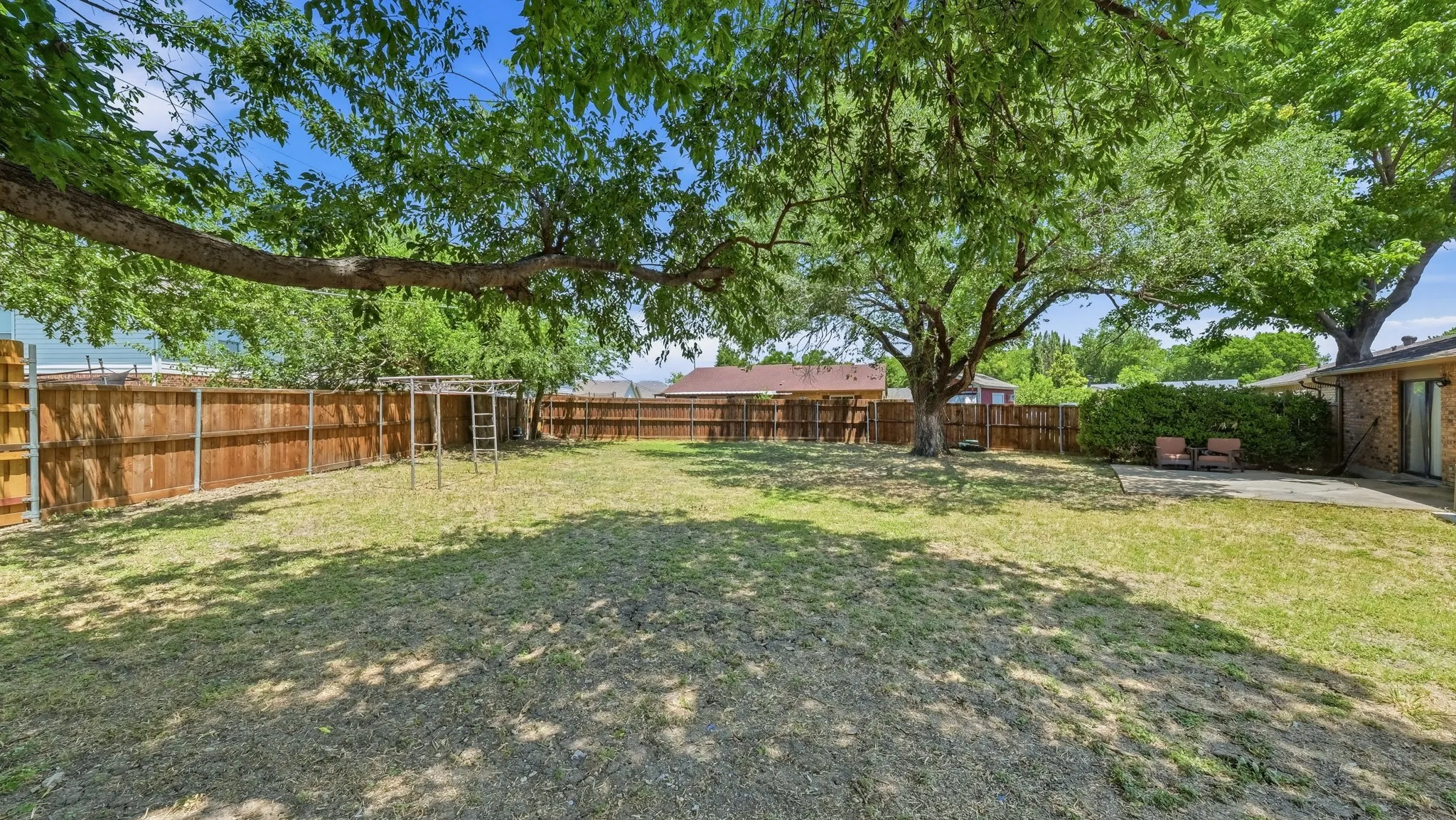 Single Family Residence For Sale in Tarrant County , 5821 Maiden Lane, Fort Worth, Texas 76131, 3 Bedroom, 2 Bathroom, 2 Garage spaces, 1,430 Sqft, built in 1979, mls#21300248, Real Estate Agent in Fort Worth, Homes For Sale in Tarrant county, Homes For Sale in Fort Worth, Realtor in Fort Worth Texas, Real Estate Brokerage Independent Realty Texas, Luminita Cordes Realtor