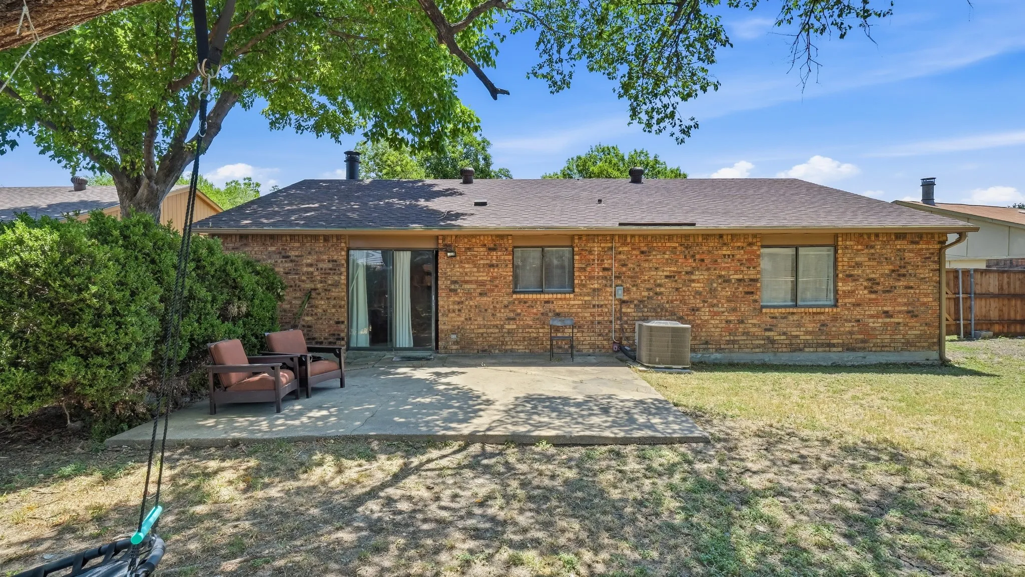 Single Family Residence For Sale in Tarrant County , 5821 Maiden Lane, Fort Worth, Texas 76131, 3 Bedroom, 2 Bathroom, 2 Garage spaces, 1,430 Sqft, built in 1979, mls#21300248, Real Estate Agent in Fort Worth, Homes For Sale in Tarrant county, Homes For Sale in Fort Worth, Realtor in Fort Worth Texas, Real Estate Brokerage Independent Realty Texas, Luminita Cordes Realtor
