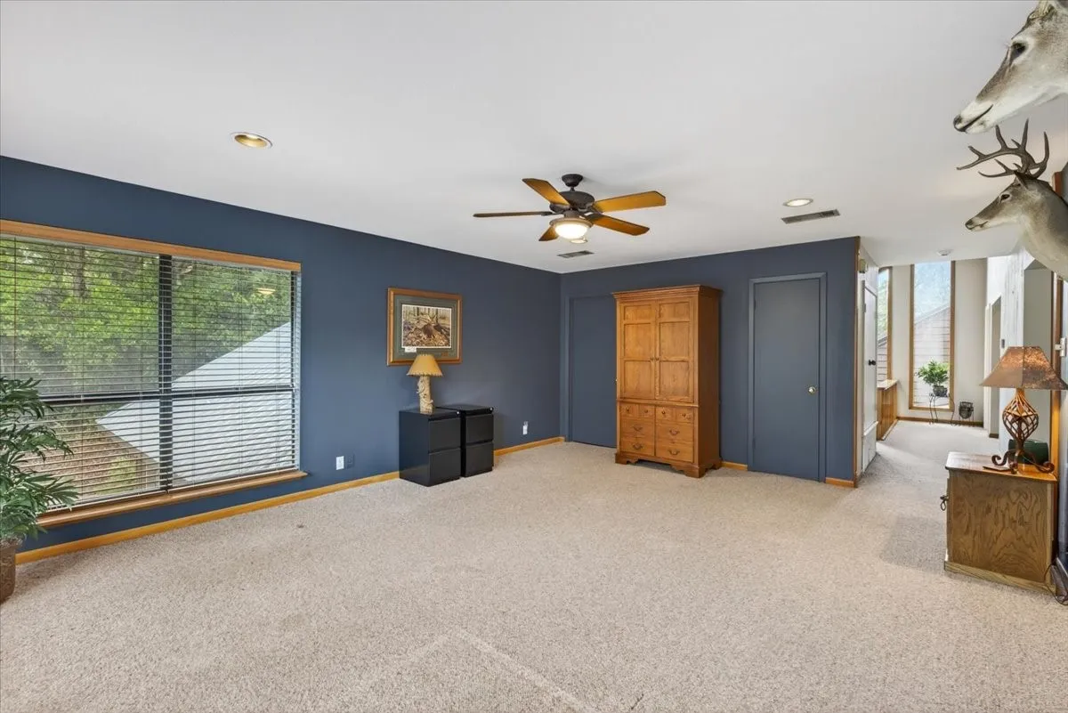 Farm For Sale in Henderson County , 906 Valle Vista Drive, Athens, Texas 75751, 4 Bedrooms, 5 Bathrooms, Garage spaces, 4,728 Sqft, built in 1986, Price $1,295,000, mls#21296747, Real Estate Agent in Athens, Homes For Sale in Henderson county, Homes For Sale in Athens, Realtor in Athens Texas, Real Estate Brokerage Independent Realty Texas, Luminita Cordes Realtor