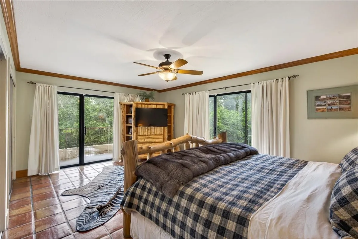 Farm For Sale in Henderson County , 906 Valle Vista Drive, Athens, Texas 75751, 4 Bedrooms, 5 Bathrooms, Garage spaces, 4,728 Sqft, built in 1986, Price $1,295,000, mls#21296747, Real Estate Agent in Athens, Homes For Sale in Henderson county, Homes For Sale in Athens, Realtor in Athens Texas, Real Estate Brokerage Independent Realty Texas, Luminita Cordes Realtor
