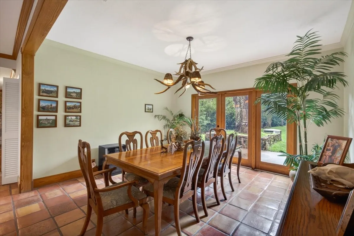 Farm For Sale in Henderson County , 906 Valle Vista Drive, Athens, Texas 75751, 4 Bedrooms, 5 Bathrooms, Garage spaces, 4,728 Sqft, built in 1986, Price $1,295,000, mls#21296747, Real Estate Agent in Athens, Homes For Sale in Henderson county, Homes For Sale in Athens, Realtor in Athens Texas, Real Estate Brokerage Independent Realty Texas, Luminita Cordes Realtor