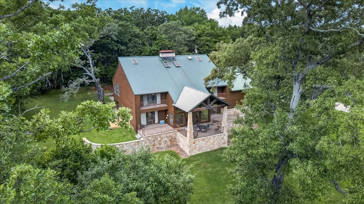 Farm For Sale in Henderson County , 906 Valle Vista Drive, Athens, Texas 75751, 4 Bedrooms, 5 Bathrooms, Garage spaces, 4,728 Sqft, built in 1986, Price $1,295,000, mls#21296747, Real Estate Agent in Athens, Homes For Sale in Henderson county, Homes For Sale in Athens, Realtor in Athens Texas, Real Estate Brokerage Independent Realty Texas, Luminita Cordes Realtor