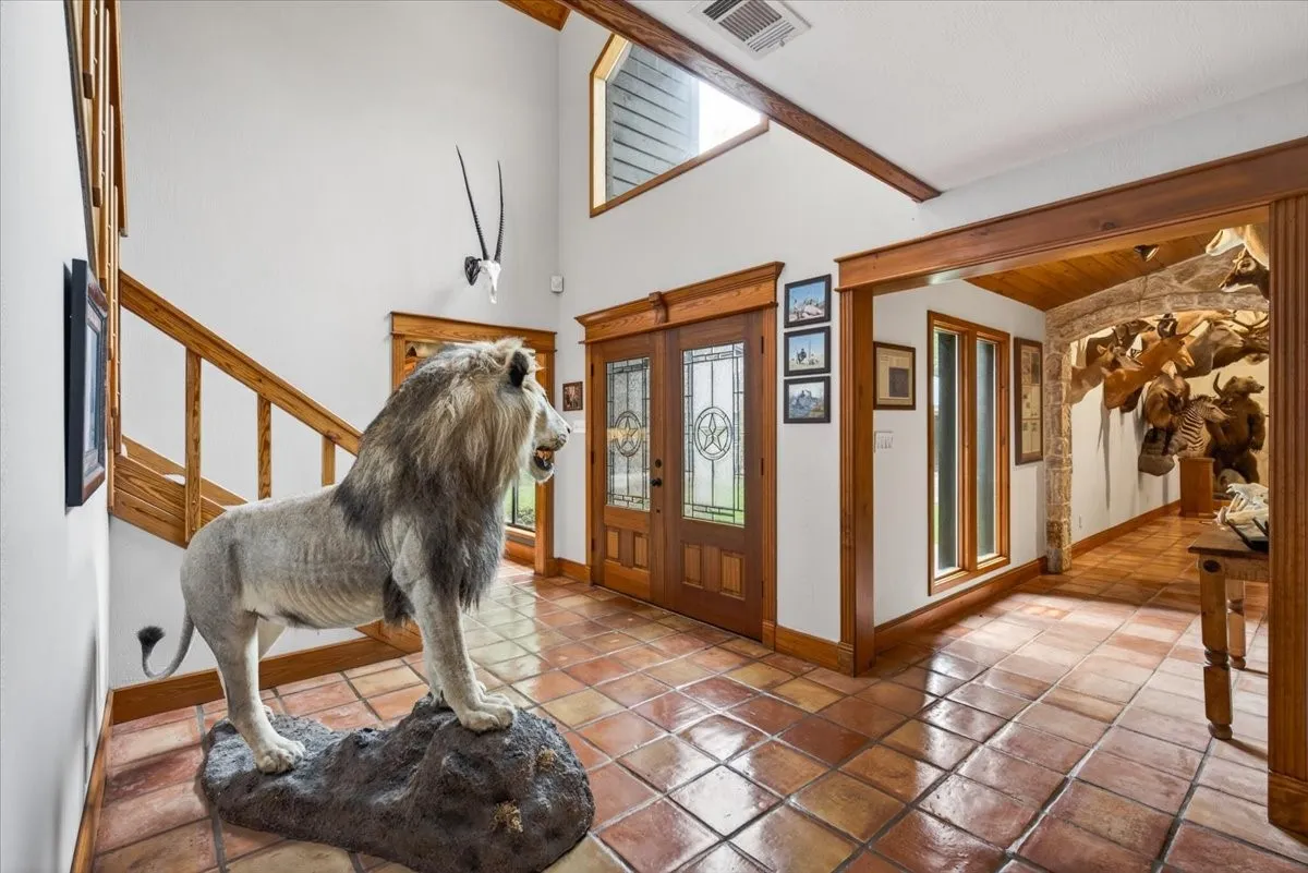 Farm For Sale in Henderson County , 906 Valle Vista Drive, Athens, Texas 75751, 4 Bedrooms, 5 Bathrooms, Garage spaces, 4,728 Sqft, built in 1986, Price $1,295,000, mls#21296747, Real Estate Agent in Athens, Homes For Sale in Henderson county, Homes For Sale in Athens, Realtor in Athens Texas, Real Estate Brokerage Independent Realty Texas, Luminita Cordes Realtor