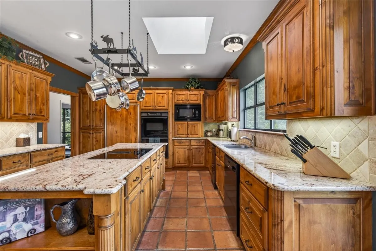 Farm For Sale in Henderson County , 906 Valle Vista Drive, Athens, Texas 75751, 4 Bedrooms, 5 Bathrooms, Garage spaces, 4,728 Sqft, built in 1986, Price $1,295,000, mls#21296747, Real Estate Agent in Athens, Homes For Sale in Henderson county, Homes For Sale in Athens, Realtor in Athens Texas, Real Estate Brokerage Independent Realty Texas, Luminita Cordes Realtor