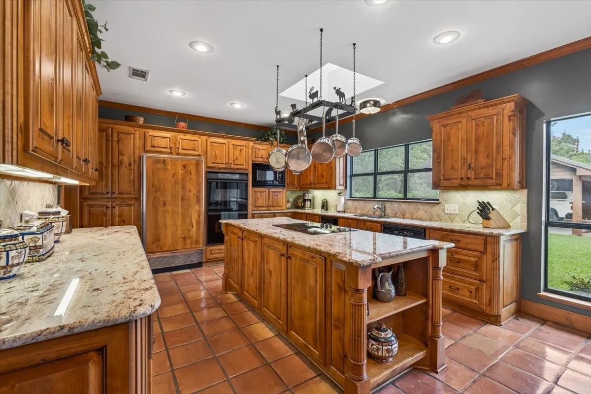 Farm For Sale in Henderson County , 906 Valle Vista Drive, Athens, Texas 75751, 4 Bedrooms, 5 Bathrooms, Garage spaces, 4,728 Sqft, built in 1986, Price $1,295,000, mls#21296747, Real Estate Agent in Athens, Homes For Sale in Henderson county, Homes For Sale in Athens, Realtor in Athens Texas, Real Estate Brokerage Independent Realty Texas, Luminita Cordes Realtor