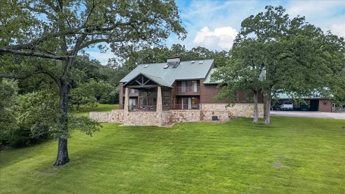 Farm For Sale in Henderson County , 906 Valle Vista Drive, Athens, Texas 75751, 4 Bedrooms, 5 Bathrooms, Garage spaces, 4,728 Sqft, built in 1986, Price $1,295,000, mls#21296747, Real Estate Agent in Athens, Homes For Sale in Henderson county, Homes For Sale in Athens, Realtor in Athens Texas, Real Estate Brokerage Independent Realty Texas, Luminita Cordes Realtor