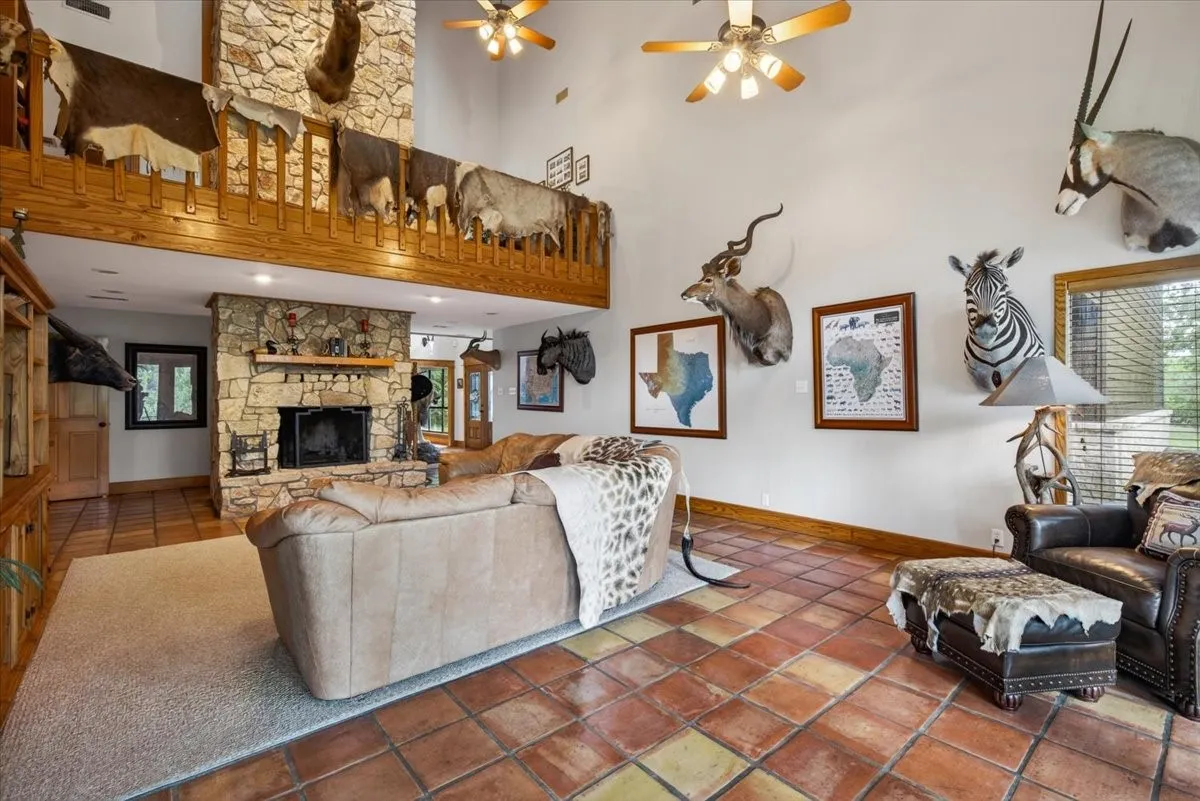 Farm For Sale in Henderson County , 906 Valle Vista Drive, Athens, Texas 75751, 4 Bedrooms, 5 Bathrooms, Garage spaces, 4,728 Sqft, built in 1986, Price $1,295,000, mls#21296747, Real Estate Agent in Athens, Homes For Sale in Henderson county, Homes For Sale in Athens, Realtor in Athens Texas, Real Estate Brokerage Independent Realty Texas, Luminita Cordes Realtor