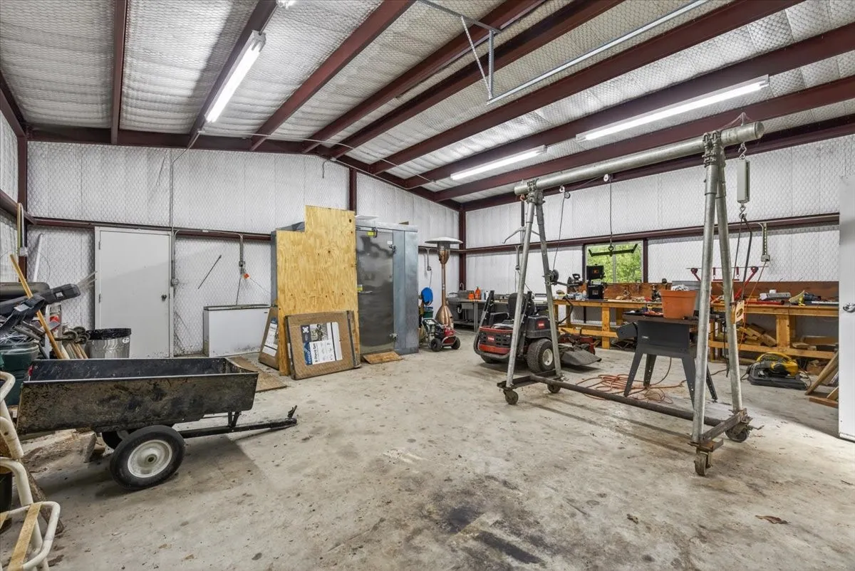 Farm For Sale in Henderson County , 906 Valle Vista Drive, Athens, Texas 75751, 4 Bedrooms, 5 Bathrooms, Garage spaces, 4,728 Sqft, built in 1986, Price $1,295,000, mls#21296747, Real Estate Agent in Athens, Homes For Sale in Henderson county, Homes For Sale in Athens, Realtor in Athens Texas, Real Estate Brokerage Independent Realty Texas, Luminita Cordes Realtor