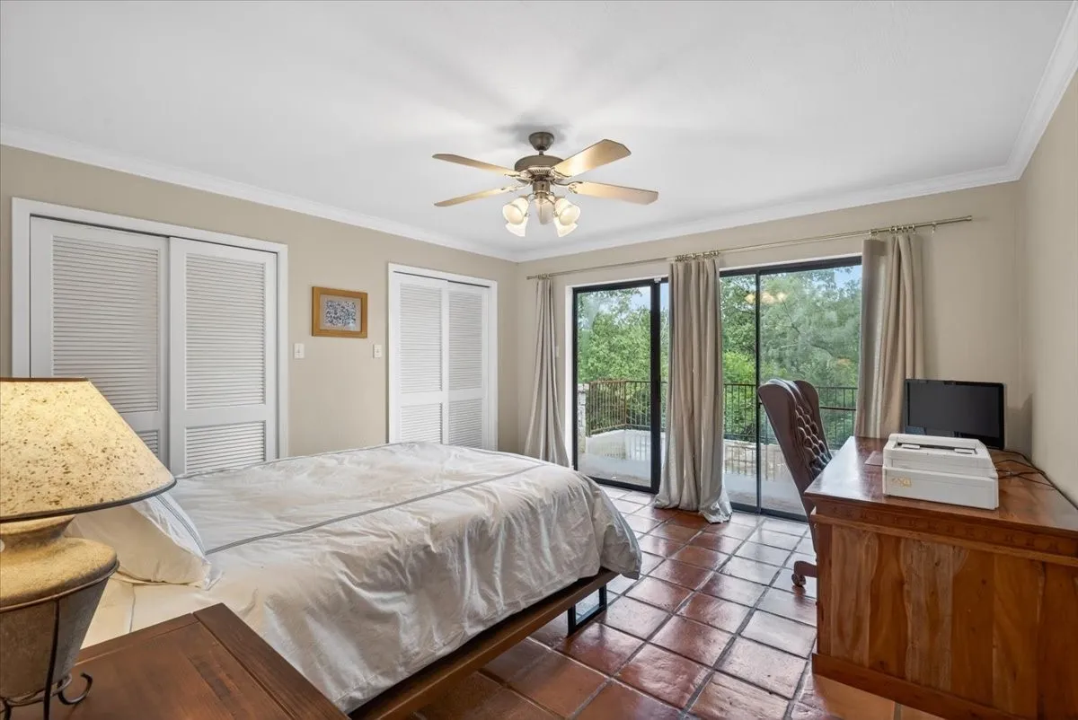 Farm For Sale in Henderson County , 906 Valle Vista Drive, Athens, Texas 75751, 4 Bedrooms, 5 Bathrooms, Garage spaces, 4,728 Sqft, built in 1986, Price $1,295,000, mls#21296747, Real Estate Agent in Athens, Homes For Sale in Henderson county, Homes For Sale in Athens, Realtor in Athens Texas, Real Estate Brokerage Independent Realty Texas, Luminita Cordes Realtor