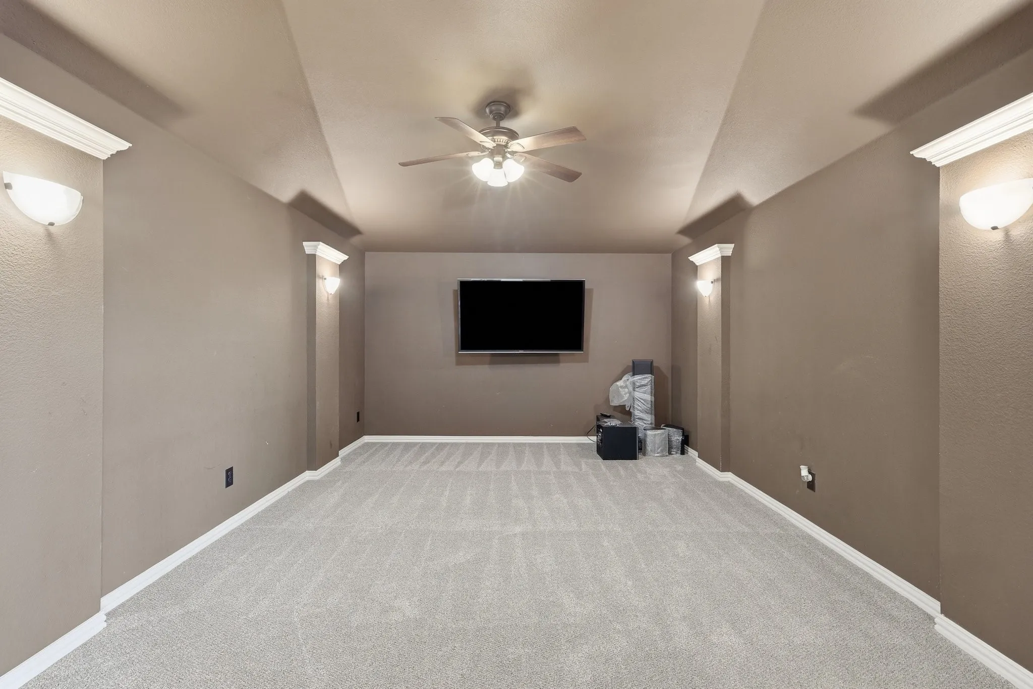Single Family Residence For Sale in Denton County , 8313 Primrose Trail, Lantana, Texas 76226, 4 Bedroom, 4 Bathroom, 2 Garage spaces, 3,369 Sqft, built in 2013, mls#21289074, Real Estate Agent in Lantana, Homes For Sale in Denton county, Homes For Sale in Lantana, Realtor in Lantana Texas, Real Estate Brokerage Independent Realty Texas, Luminita Cordes Realtor