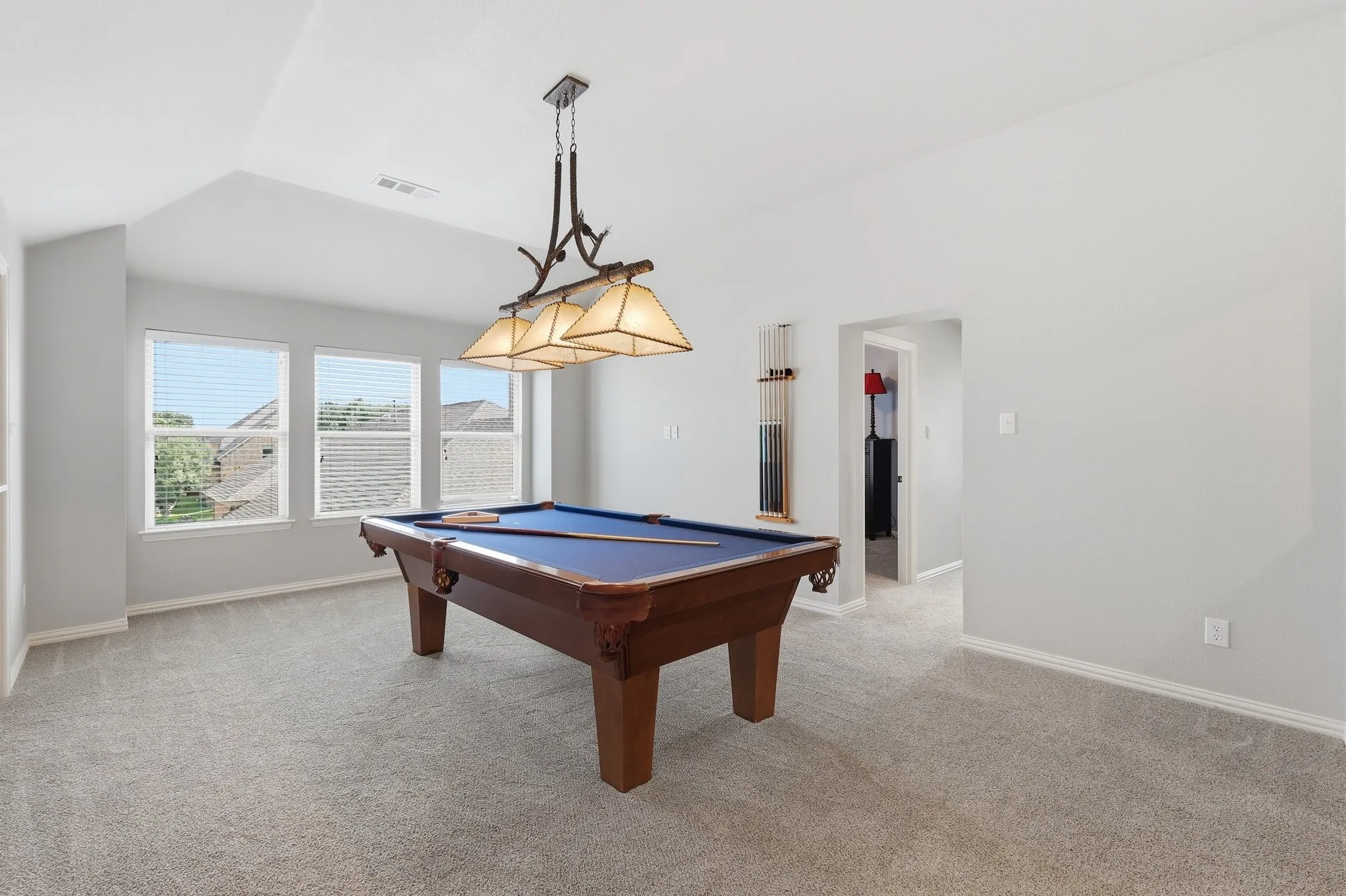 Single Family Residence For Sale in Denton County , 8313 Primrose Trail, Lantana, Texas 76226, 4 Bedroom, 4 Bathroom, 2 Garage spaces, 3,369 Sqft, built in 2013, mls#21289074, Real Estate Agent in Lantana, Homes For Sale in Denton county, Homes For Sale in Lantana, Realtor in Lantana Texas, Real Estate Brokerage Independent Realty Texas, Luminita Cordes Realtor