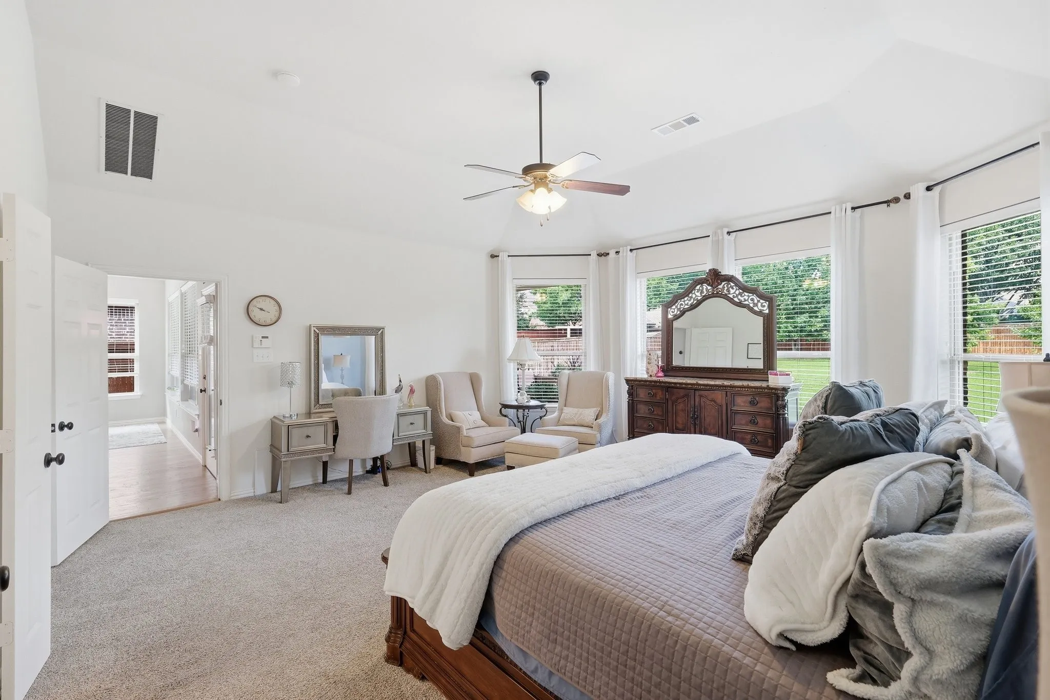 Single Family Residence For Sale in Denton County , 8313 Primrose Trail, Lantana, Texas 76226, 4 Bedroom, 4 Bathroom, 2 Garage spaces, 3,369 Sqft, built in 2013, mls#21289074, Real Estate Agent in Lantana, Homes For Sale in Denton county, Homes For Sale in Lantana, Realtor in Lantana Texas, Real Estate Brokerage Independent Realty Texas, Luminita Cordes Realtor