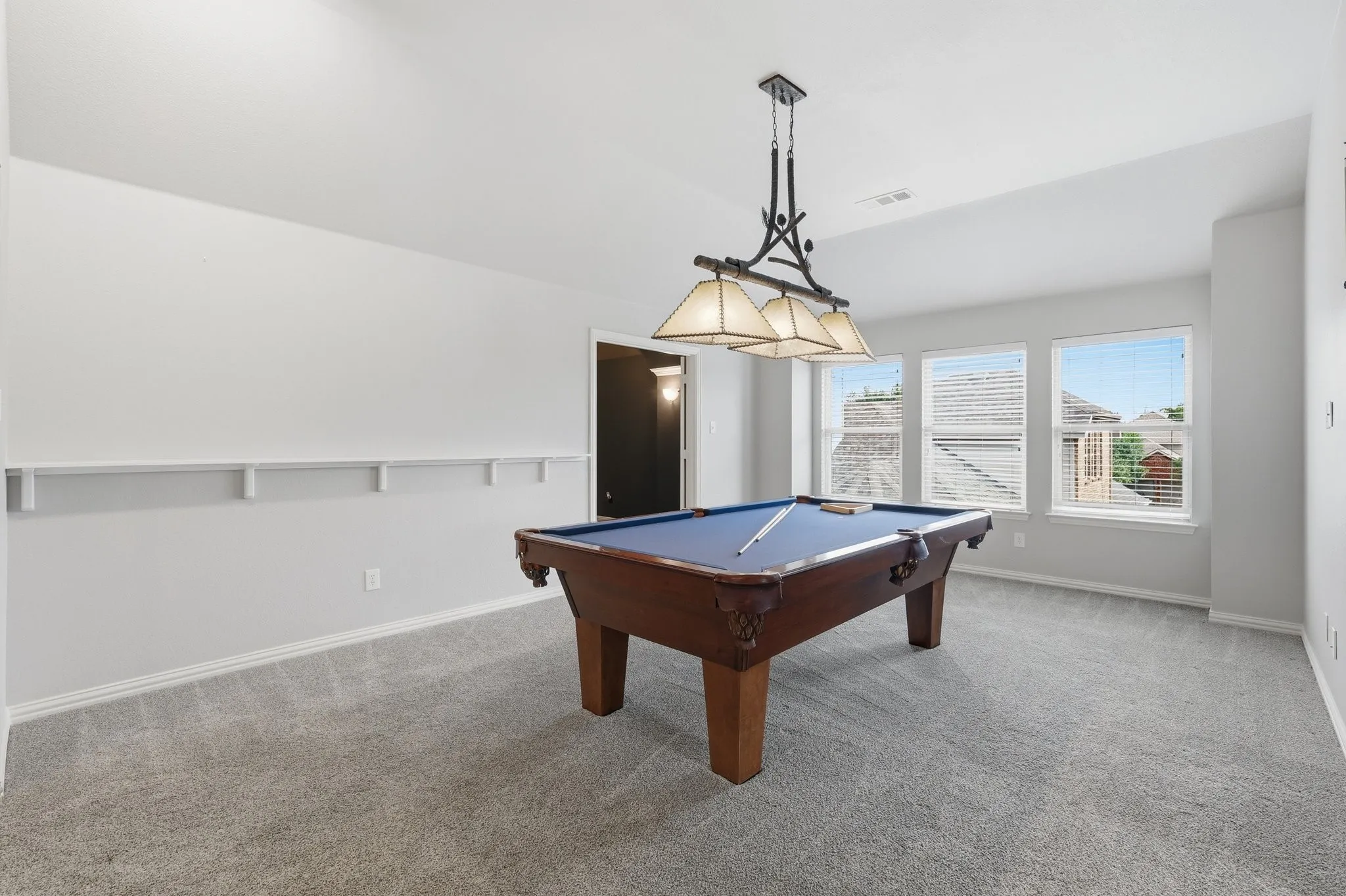 Single Family Residence For Sale in Denton County , 8313 Primrose Trail, Lantana, Texas 76226, 4 Bedroom, 4 Bathroom, 2 Garage spaces, 3,369 Sqft, built in 2013, mls#21289074, Real Estate Agent in Lantana, Homes For Sale in Denton county, Homes For Sale in Lantana, Realtor in Lantana Texas, Real Estate Brokerage Independent Realty Texas, Luminita Cordes Realtor