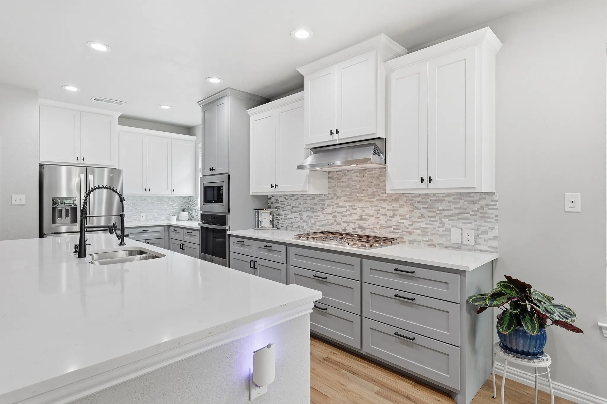 Single Family Residence For Sale in Denton County , 8313 Primrose Trail, Lantana, Texas 76226, 4 Bedroom, 4 Bathroom, 2 Garage spaces, 3,369 Sqft, built in 2013, mls#21289074, Real Estate Agent in Lantana, Homes For Sale in Denton county, Homes For Sale in Lantana, Realtor in Lantana Texas, Real Estate Brokerage Independent Realty Texas, Luminita Cordes Realtor