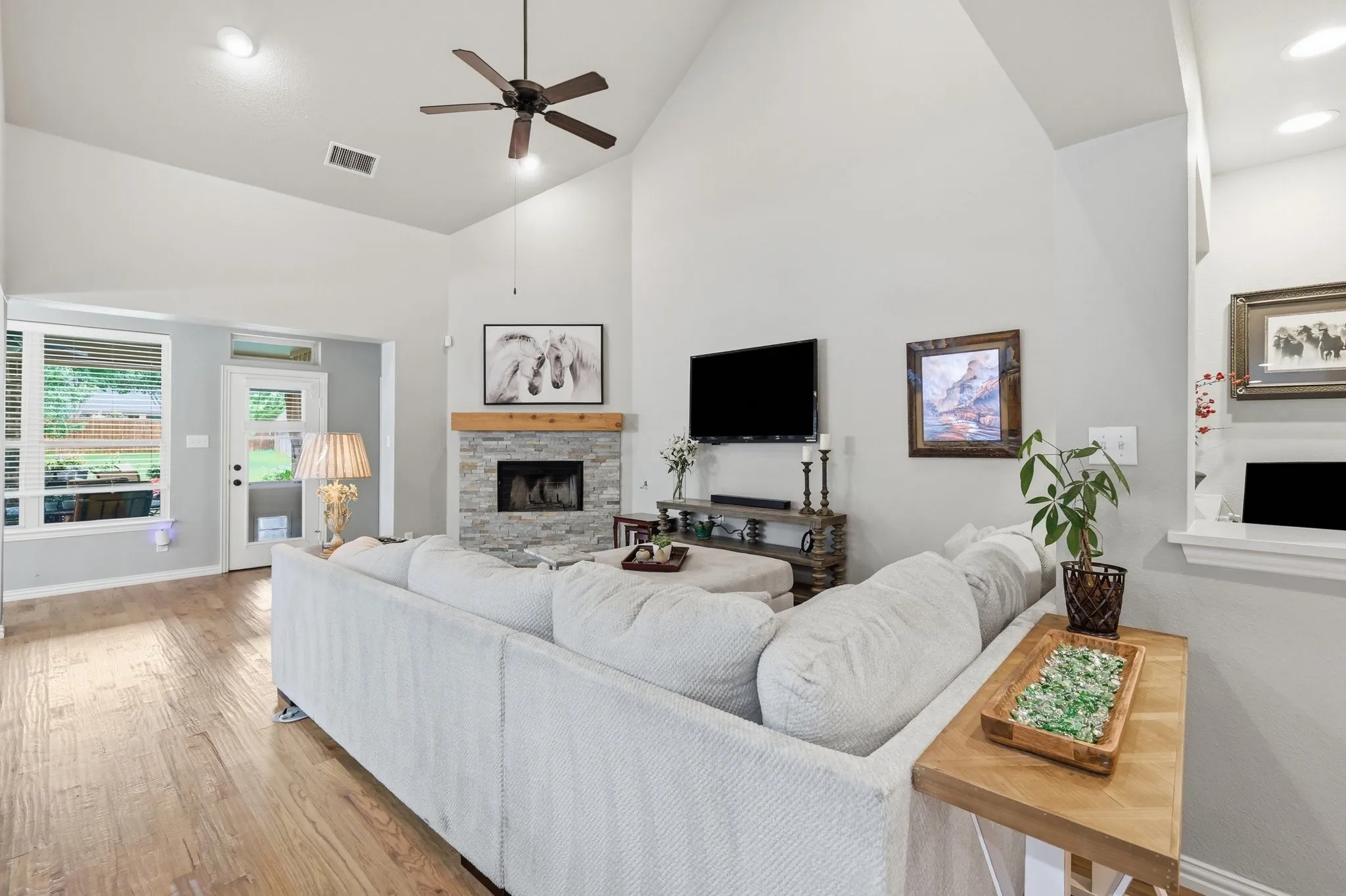 Single Family Residence For Sale in Denton County , 8313 Primrose Trail, Lantana, Texas 76226, 4 Bedroom, 4 Bathroom, 2 Garage spaces, 3,369 Sqft, built in 2013, mls#21289074, Real Estate Agent in Lantana, Homes For Sale in Denton county, Homes For Sale in Lantana, Realtor in Lantana Texas, Real Estate Brokerage Independent Realty Texas, Luminita Cordes Realtor