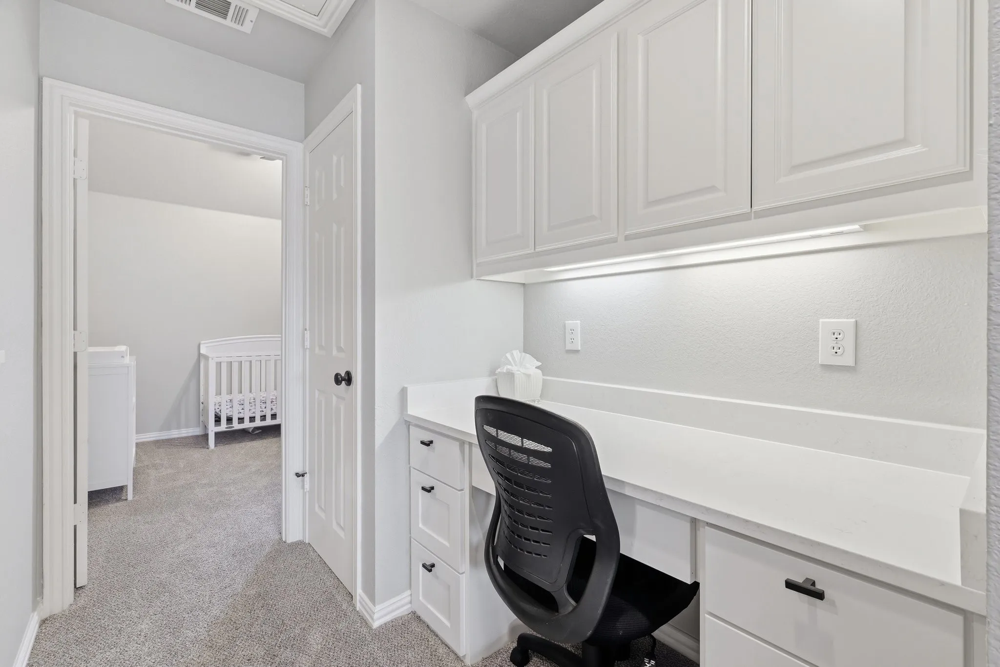 Single Family Residence For Sale in Denton County , 8313 Primrose Trail, Lantana, Texas 76226, 4 Bedroom, 4 Bathroom, 2 Garage spaces, 3,369 Sqft, built in 2013, mls#21289074, Real Estate Agent in Lantana, Homes For Sale in Denton county, Homes For Sale in Lantana, Realtor in Lantana Texas, Real Estate Brokerage Independent Realty Texas, Luminita Cordes Realtor
