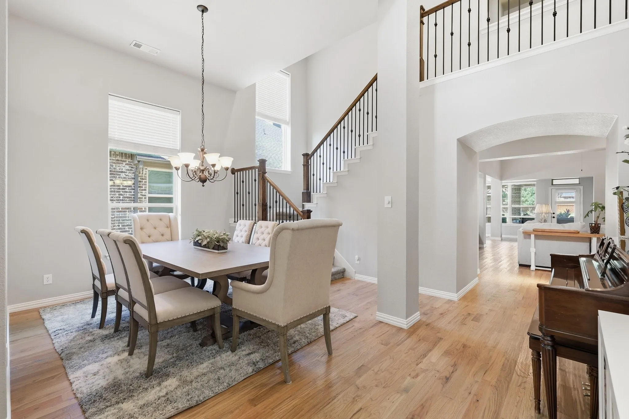 Single Family Residence For Sale in Denton County , 8313 Primrose Trail, Lantana, Texas 76226, 4 Bedroom, 4 Bathroom, 2 Garage spaces, 3,369 Sqft, built in 2013, mls#21289074, Real Estate Agent in Lantana, Homes For Sale in Denton county, Homes For Sale in Lantana, Realtor in Lantana Texas, Real Estate Brokerage Independent Realty Texas, Luminita Cordes Realtor