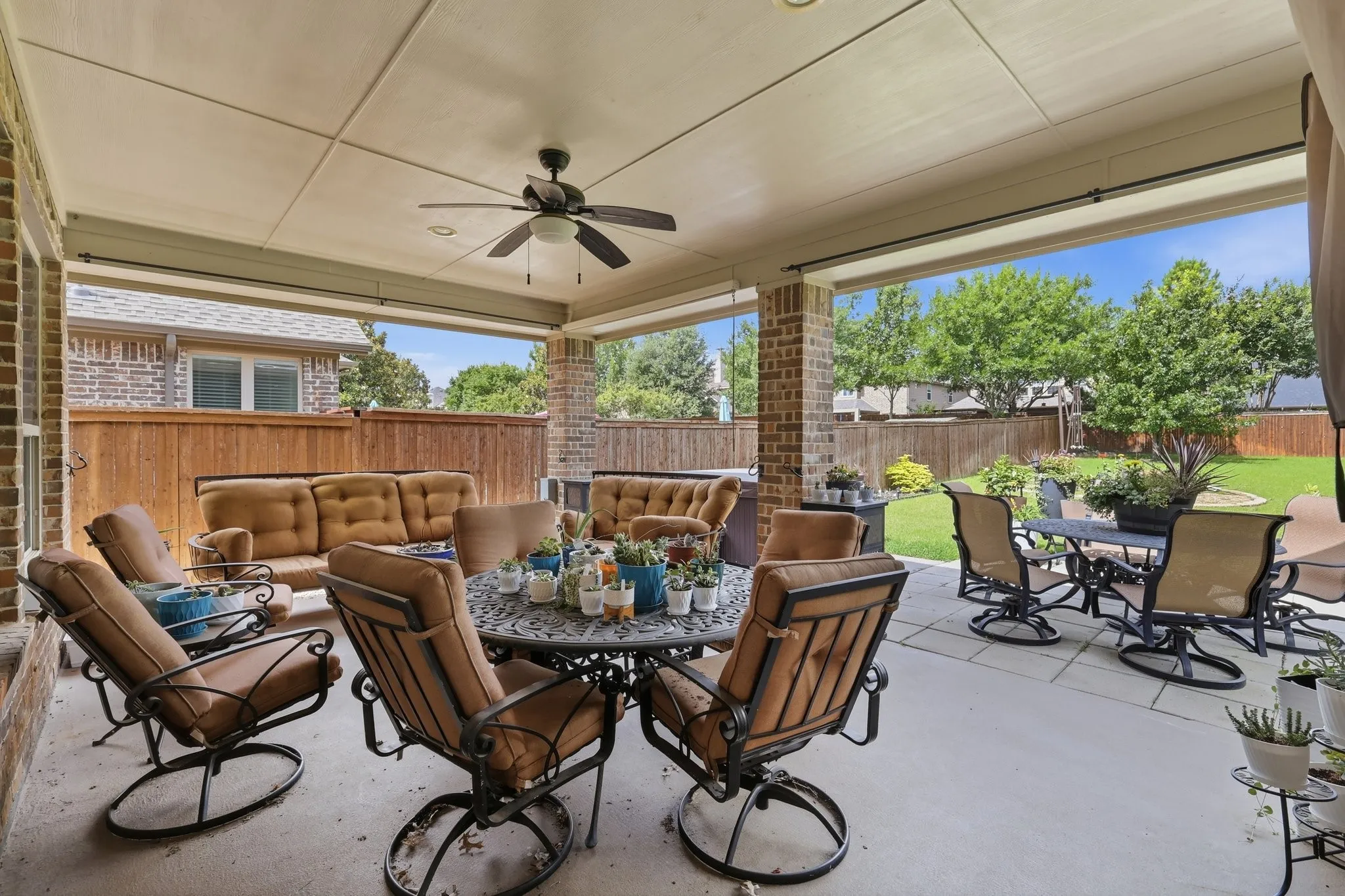 Single Family Residence For Sale in Denton County , 8313 Primrose Trail, Lantana, Texas 76226, 4 Bedroom, 4 Bathroom, 2 Garage spaces, 3,369 Sqft, built in 2013, mls#21289074, Real Estate Agent in Lantana, Homes For Sale in Denton county, Homes For Sale in Lantana, Realtor in Lantana Texas, Real Estate Brokerage Independent Realty Texas, Luminita Cordes Realtor