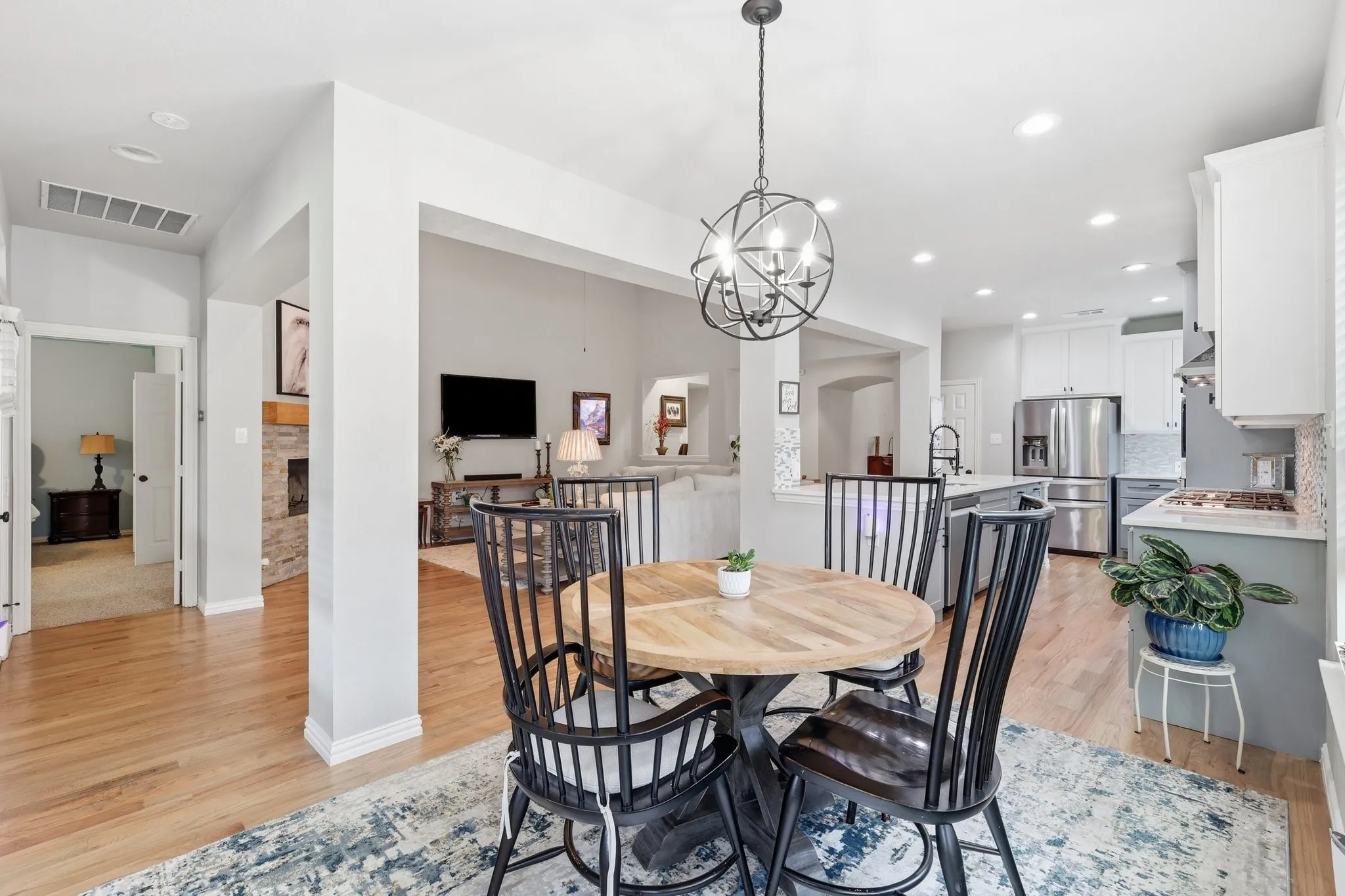 Single Family Residence For Sale in Denton County , 8313 Primrose Trail, Lantana, Texas 76226, 4 Bedroom, 4 Bathroom, 2 Garage spaces, 3,369 Sqft, built in 2013, mls#21289074, Real Estate Agent in Lantana, Homes For Sale in Denton county, Homes For Sale in Lantana, Realtor in Lantana Texas, Real Estate Brokerage Independent Realty Texas, Luminita Cordes Realtor