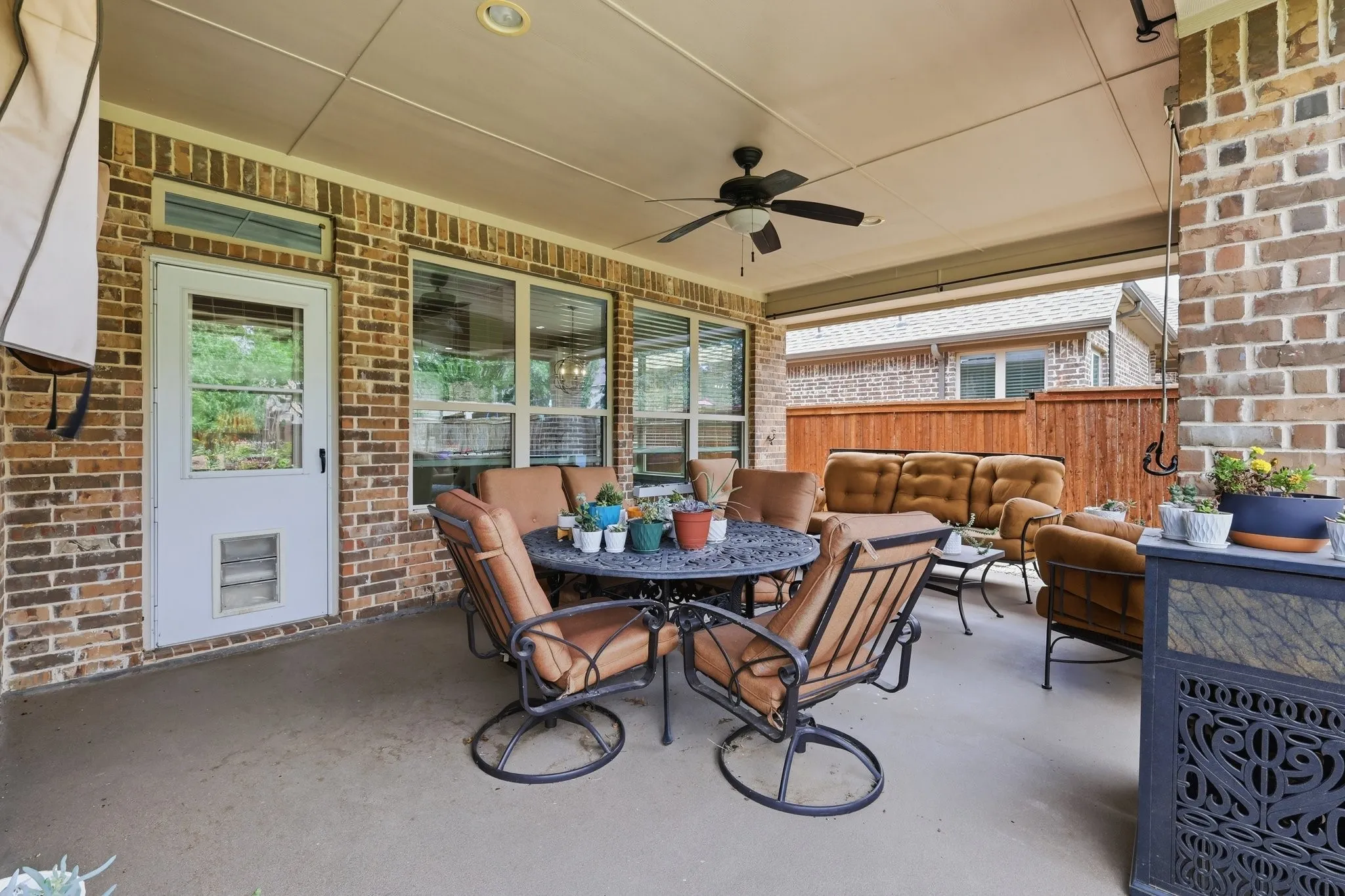 Single Family Residence For Sale in Denton County , 8313 Primrose Trail, Lantana, Texas 76226, 4 Bedroom, 4 Bathroom, 2 Garage spaces, 3,369 Sqft, built in 2013, mls#21289074, Real Estate Agent in Lantana, Homes For Sale in Denton county, Homes For Sale in Lantana, Realtor in Lantana Texas, Real Estate Brokerage Independent Realty Texas, Luminita Cordes Realtor