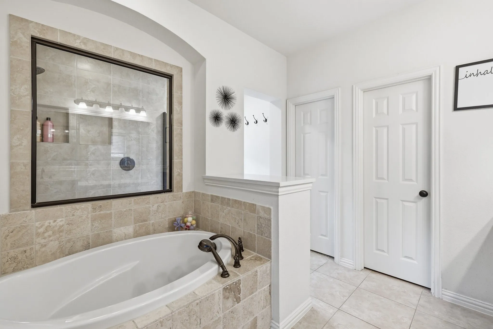 Single Family Residence For Sale in Denton County , 8313 Primrose Trail, Lantana, Texas 76226, 4 Bedroom, 4 Bathroom, 2 Garage spaces, 3,369 Sqft, built in 2013, mls#21289074, Real Estate Agent in Lantana, Homes For Sale in Denton county, Homes For Sale in Lantana, Realtor in Lantana Texas, Real Estate Brokerage Independent Realty Texas, Luminita Cordes Realtor