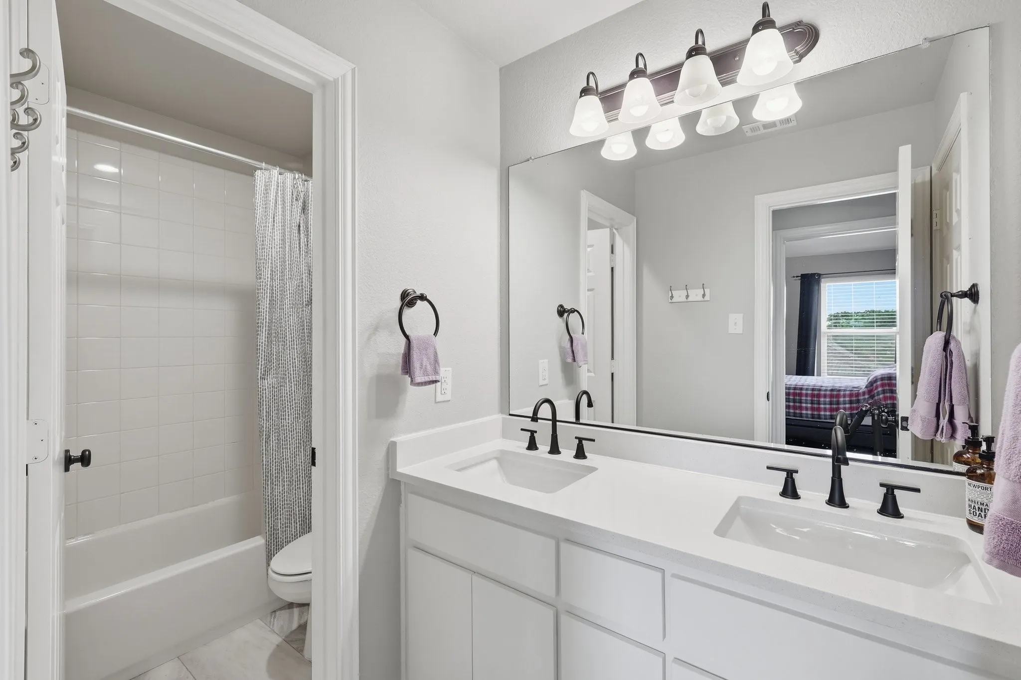 Single Family Residence For Sale in Denton County , 8313 Primrose Trail, Lantana, Texas 76226, 4 Bedroom, 4 Bathroom, 2 Garage spaces, 3,369 Sqft, built in 2013, mls#21289074, Real Estate Agent in Lantana, Homes For Sale in Denton county, Homes For Sale in Lantana, Realtor in Lantana Texas, Real Estate Brokerage Independent Realty Texas, Luminita Cordes Realtor