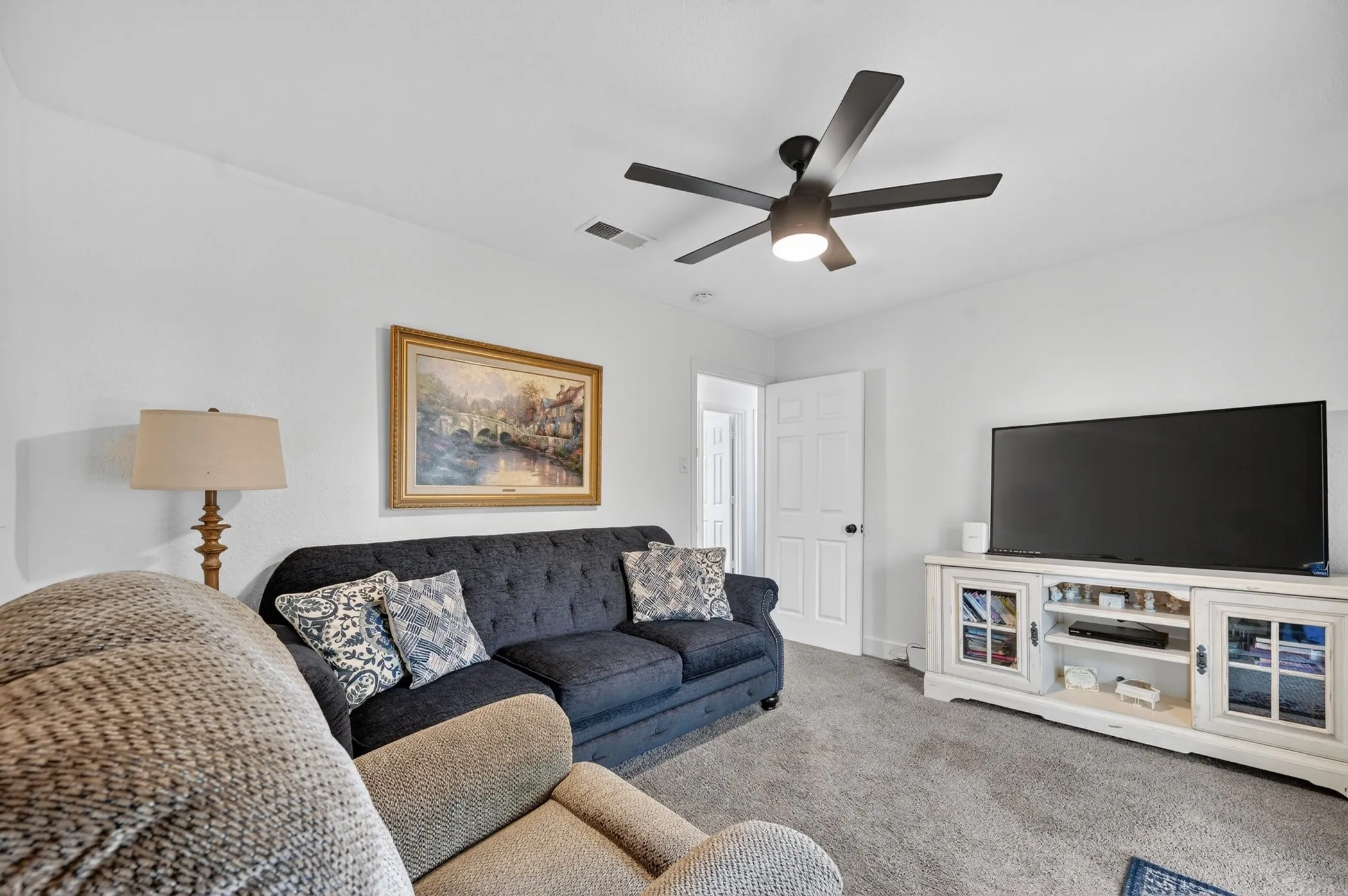 Bedroom/Sitting Rm