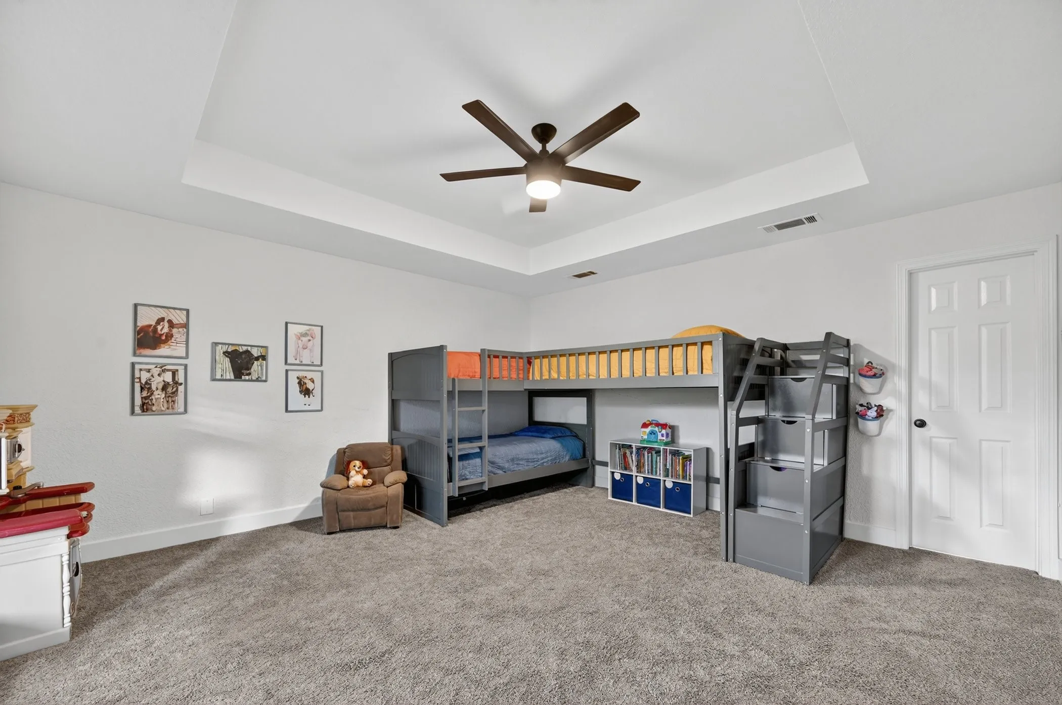 Single Family Residence For Sale in Grayson County , 2208 Turtle Creek Drive, Sherman, Texas 75092, 5 Bedroom, 4 Bathroom, 2 Garage spaces, 3,002 Sqft, built in 1981, mls#21280427, Real Estate Agent in Sherman, Homes For Sale in Grayson county, Homes For Sale in Sherman, Realtor in Sherman Texas, Real Estate Brokerage Independent Realty Texas, Luminita Cordes Realtor