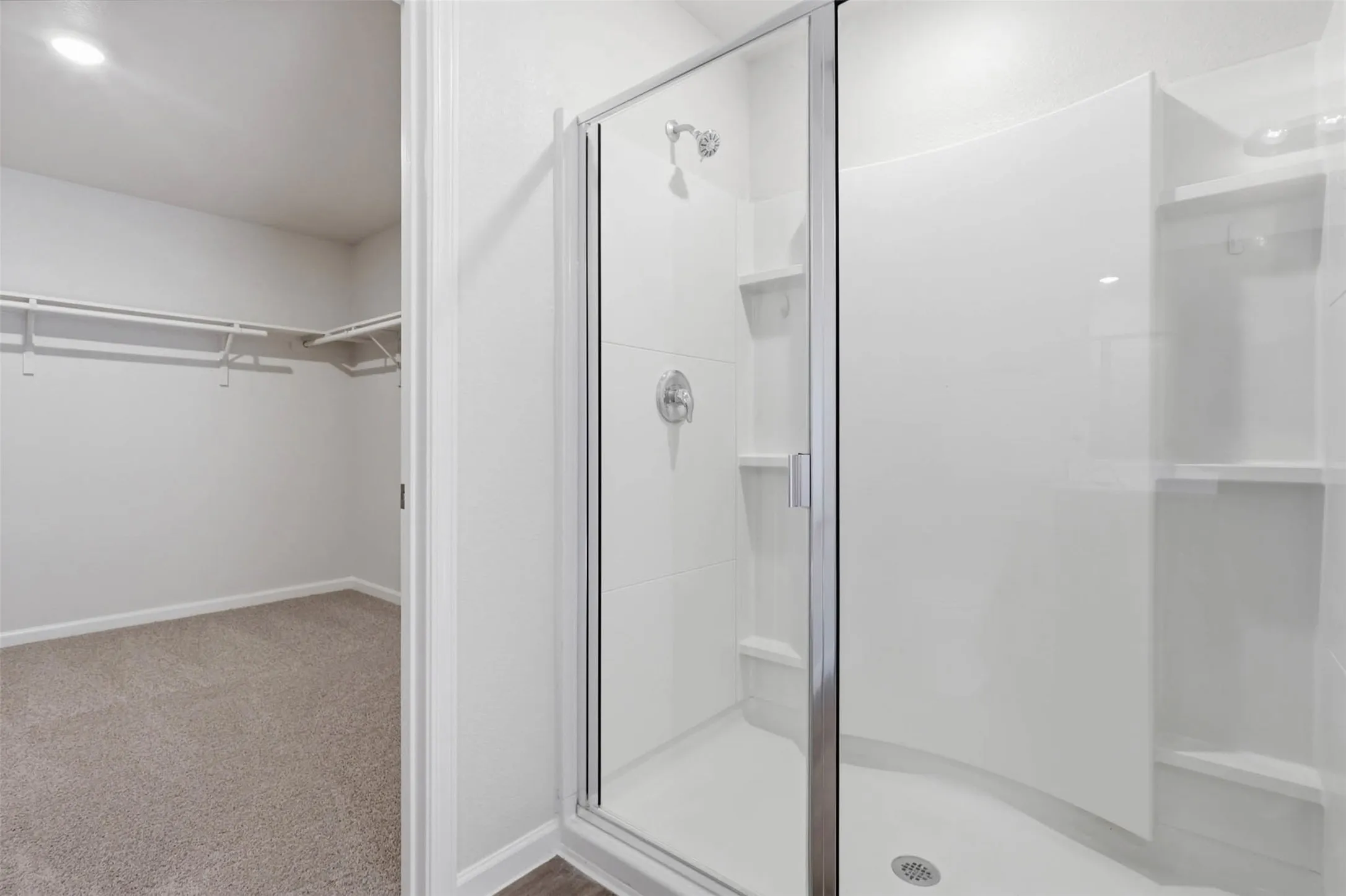 Single Family Residence For Sale in Tarrant County , 453 Canoe Way, Crowley, Texas 76036, 4 Bedroom, 3 Bathroom, 2 Garage spaces, 2,406 Sqft, built in 2020, mls#21292952, Real Estate Agent in Crowley, Homes For Sale in Tarrant county, Homes For Sale in Crowley, Realtor in Crowley Texas, Real Estate Brokerage Independent Realty Texas, Luminita Cordes Realtor